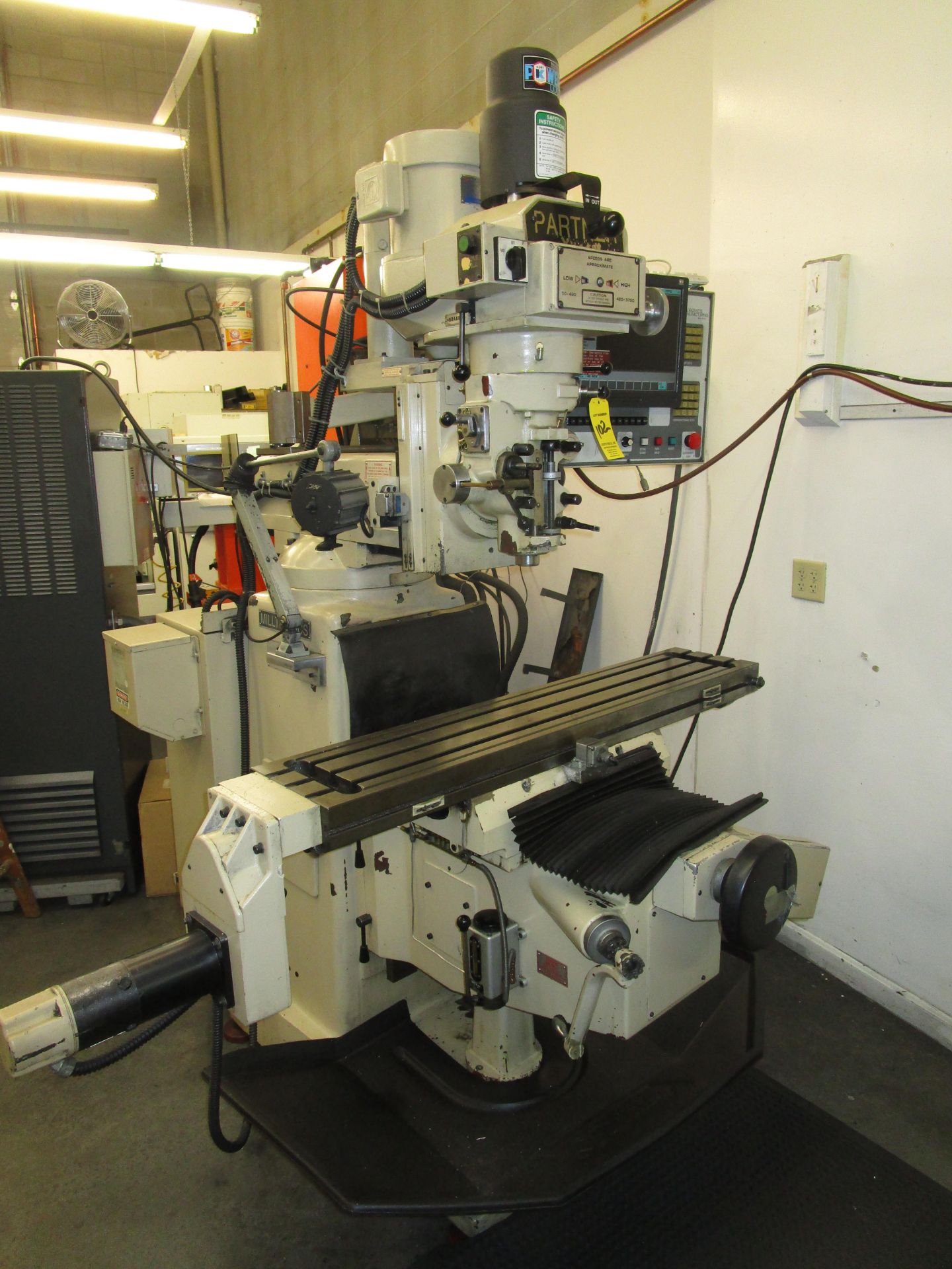 (1) 1995 MILLTRONICS PARTNER, 3 AXIS CNC MILLING MACHINE, **Rig/Load Fee $975** - Image 2 of 7
