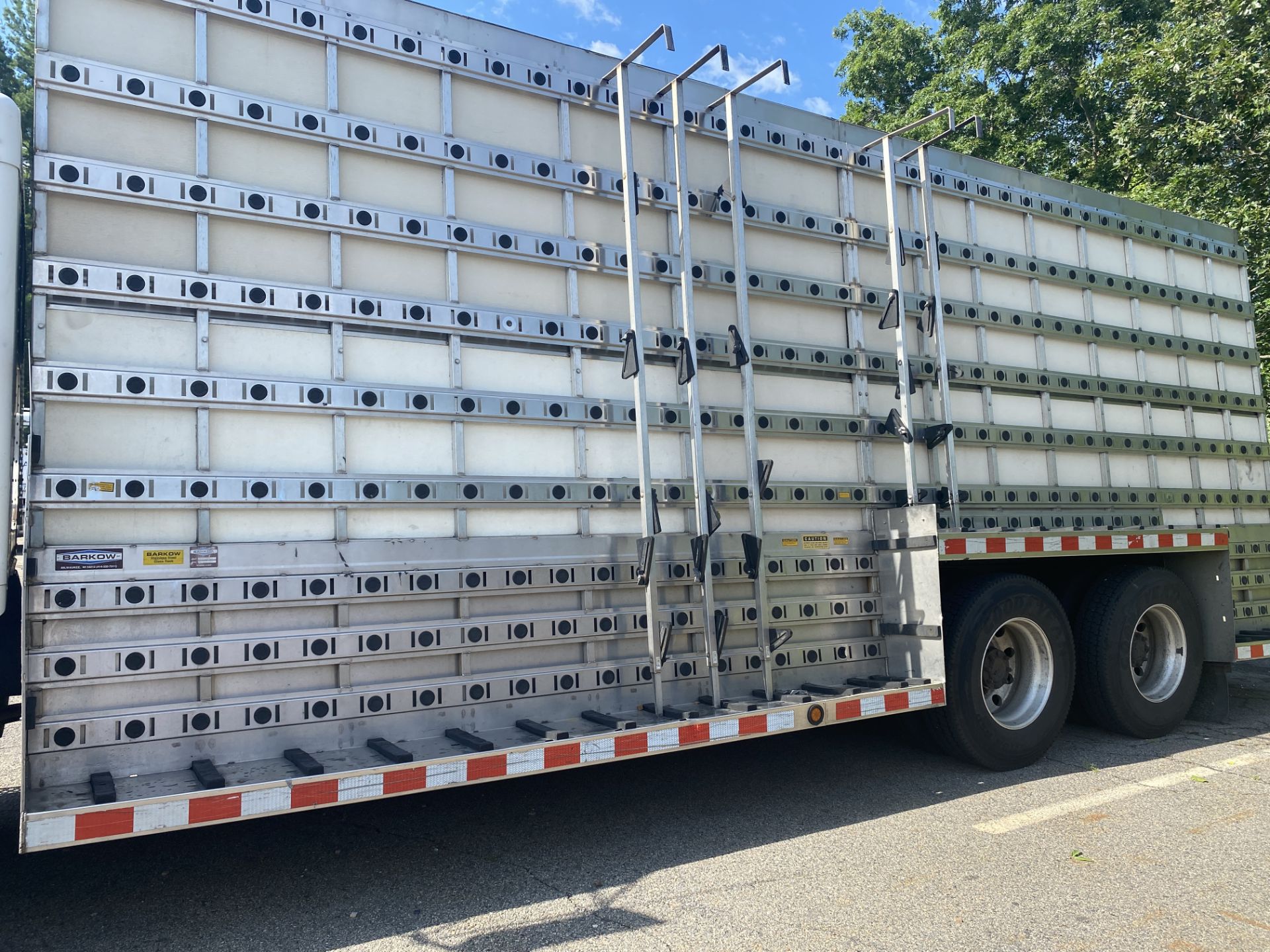 2002 Kenworth Glass Transport Truck, Tandem Axle, 54,600 G.V.W., Barkow 26’ HD Stainless Steel Glass - Image 6 of 17