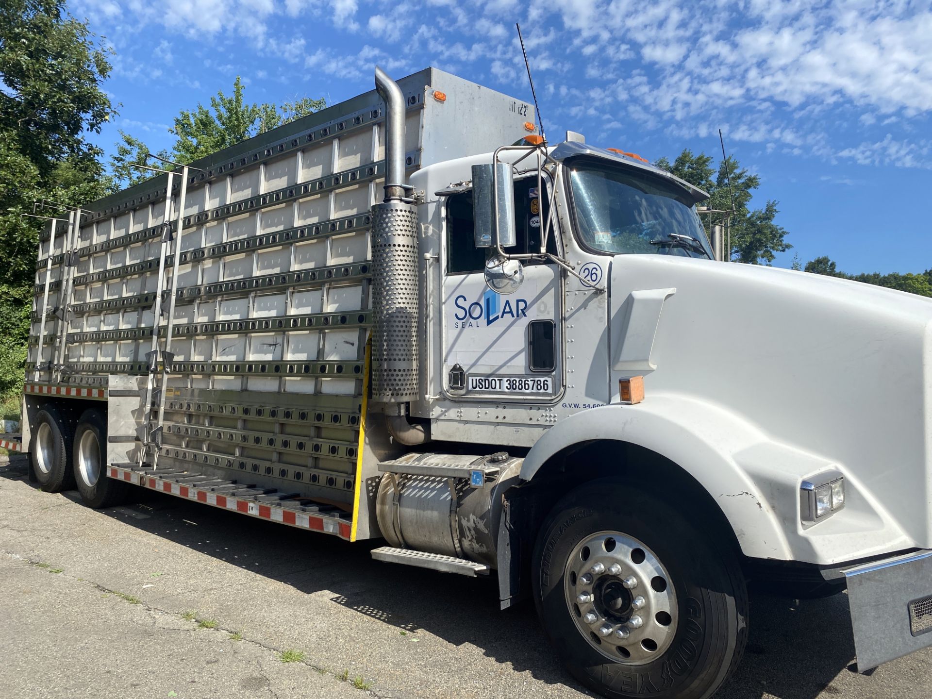 2002 Kenworth Glass Transport Truck, Tandem Axle, 54,600 G.V.W., Barkow 26’ HD Stainless Steel Glass - Image 2 of 17