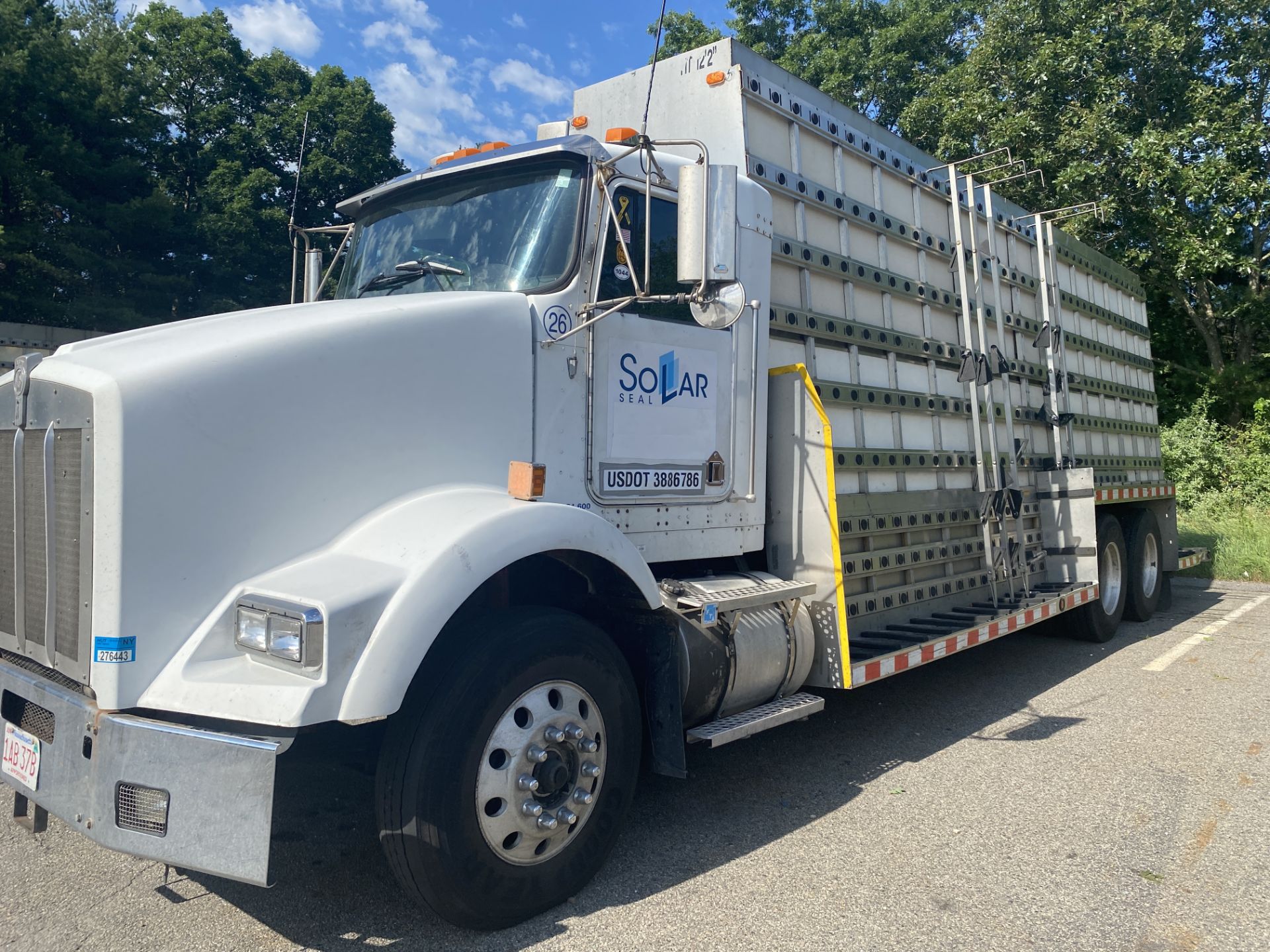 2002 Kenworth Glass Transport Truck, Tandem Axle, 54,600 G.V.W., Barkow 26’ HD Stainless Steel Glass - Image 4 of 17