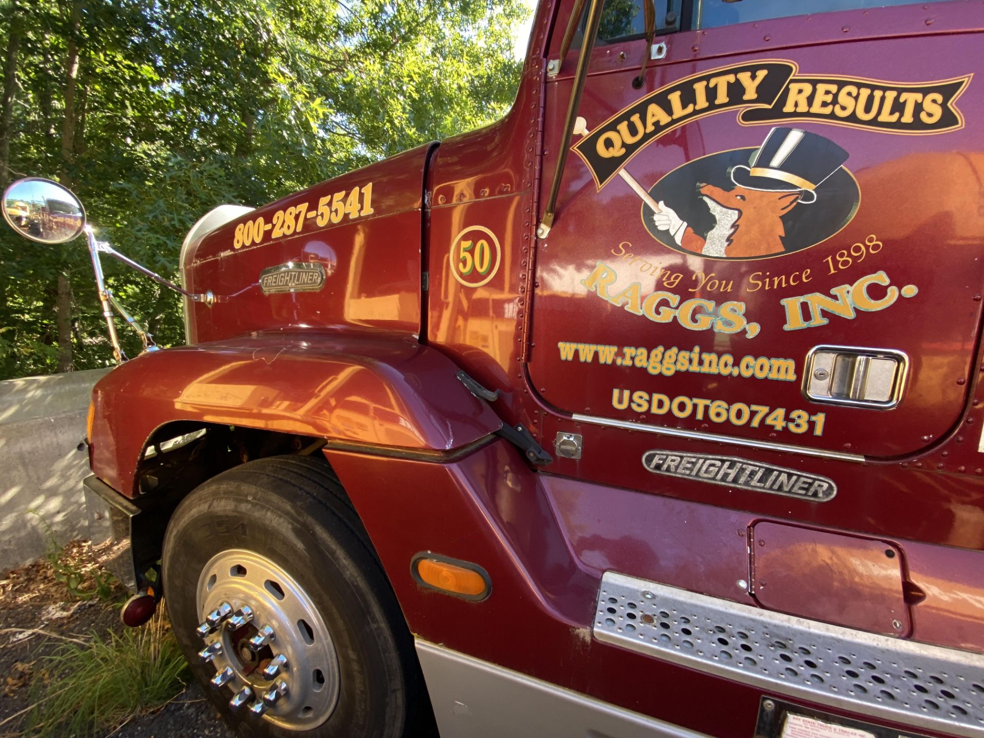 1995 Freightliner FLD-120 Tandem Axle Tractor VIN 2FUYDSEB4SA750319, 1,254,385 Miles - Image 5 of 10