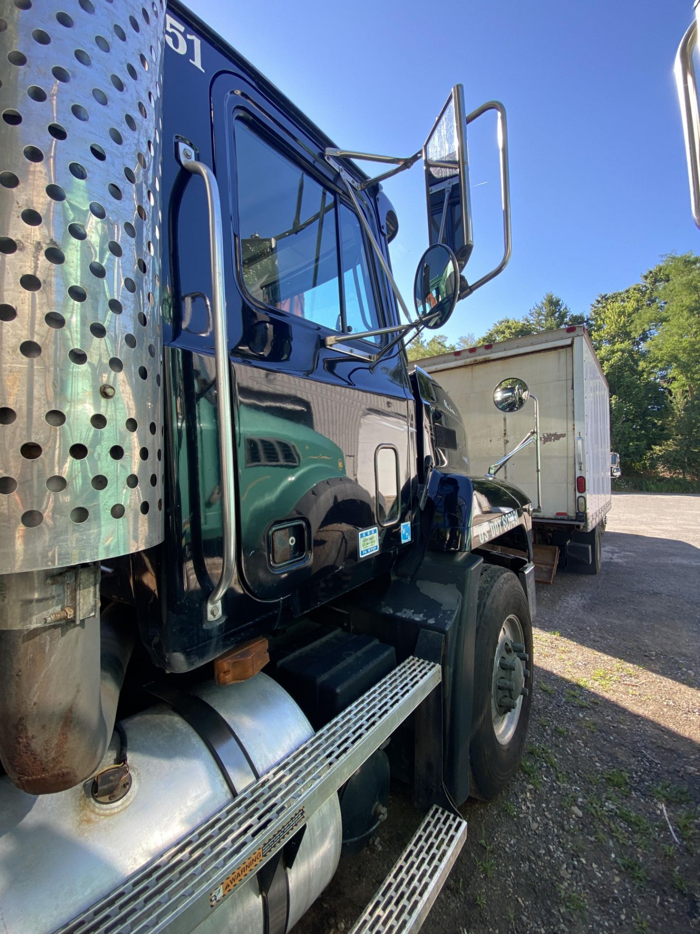 2003 Mack CH613 Tanker Truck VIN 1M1AA18Y13W151660, 711,421 Miles, Tandem Axle with Drop 3rd Axle, - Image 21 of 22