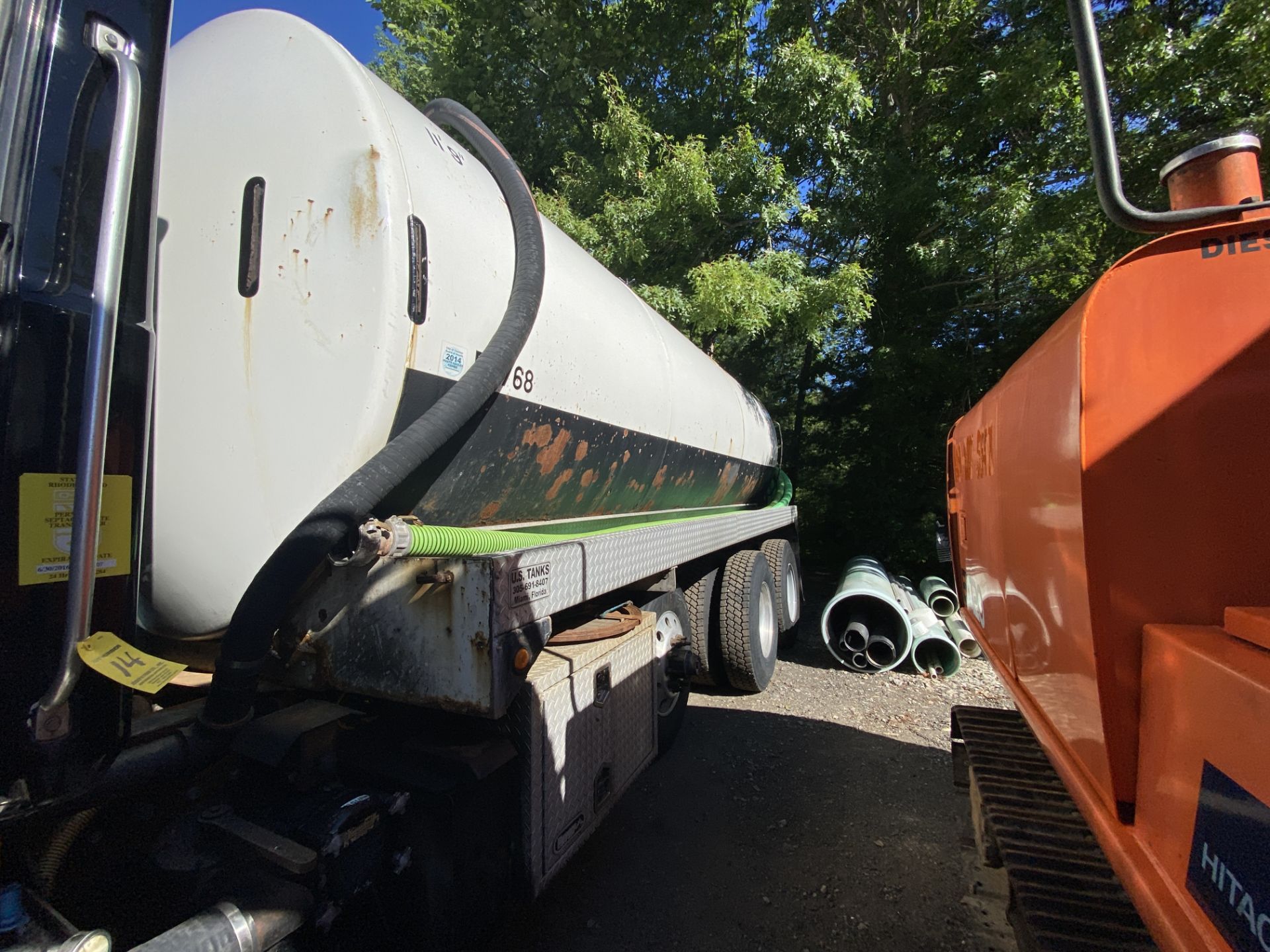 2003 Mack CH613 Tanker Truck VIN 1M1AA18Y13W151660, 711,421 Miles, Tandem Axle with Drop 3rd Axle, - Image 4 of 22