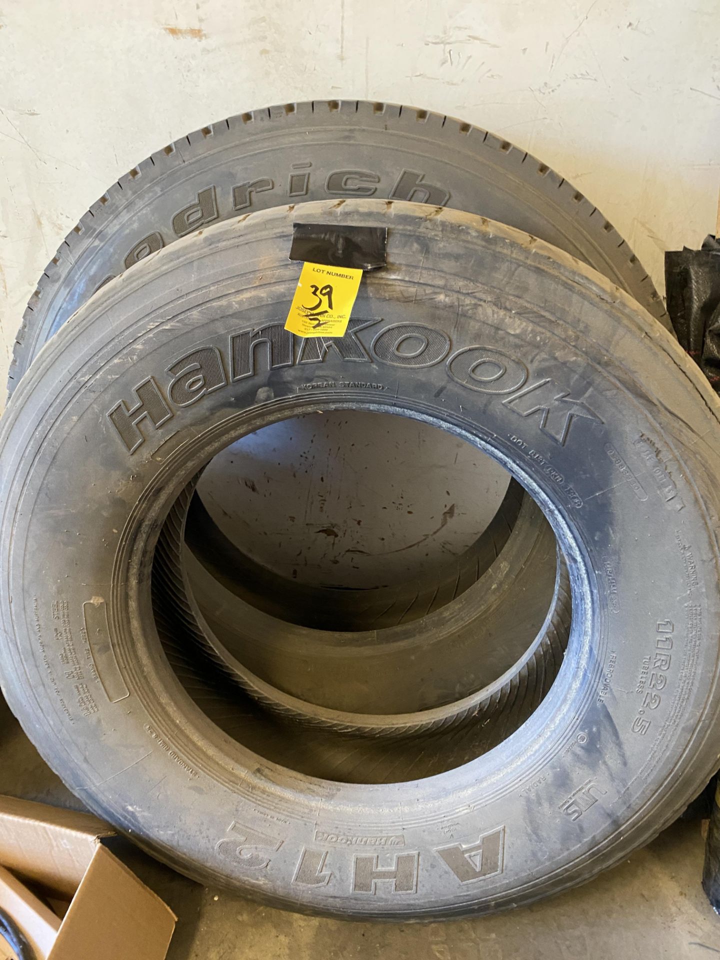 Lot (2) Tires 11R22.5&11R24.5