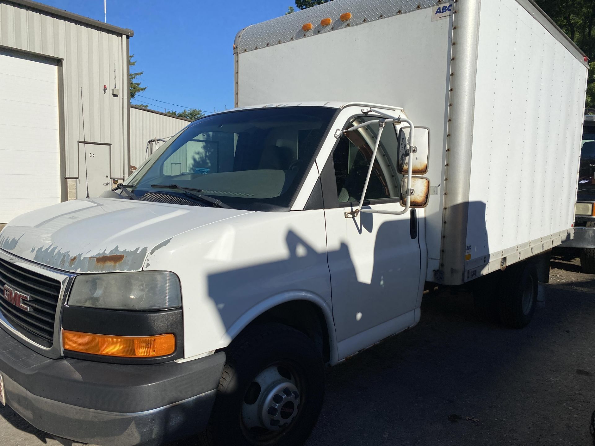 2003 GMC G35 12’ Box Truck VIN 1GDJG31182731, ABC Body s/n 0371, Dual Rears, Waltco Lift Gate, - Image 3 of 6