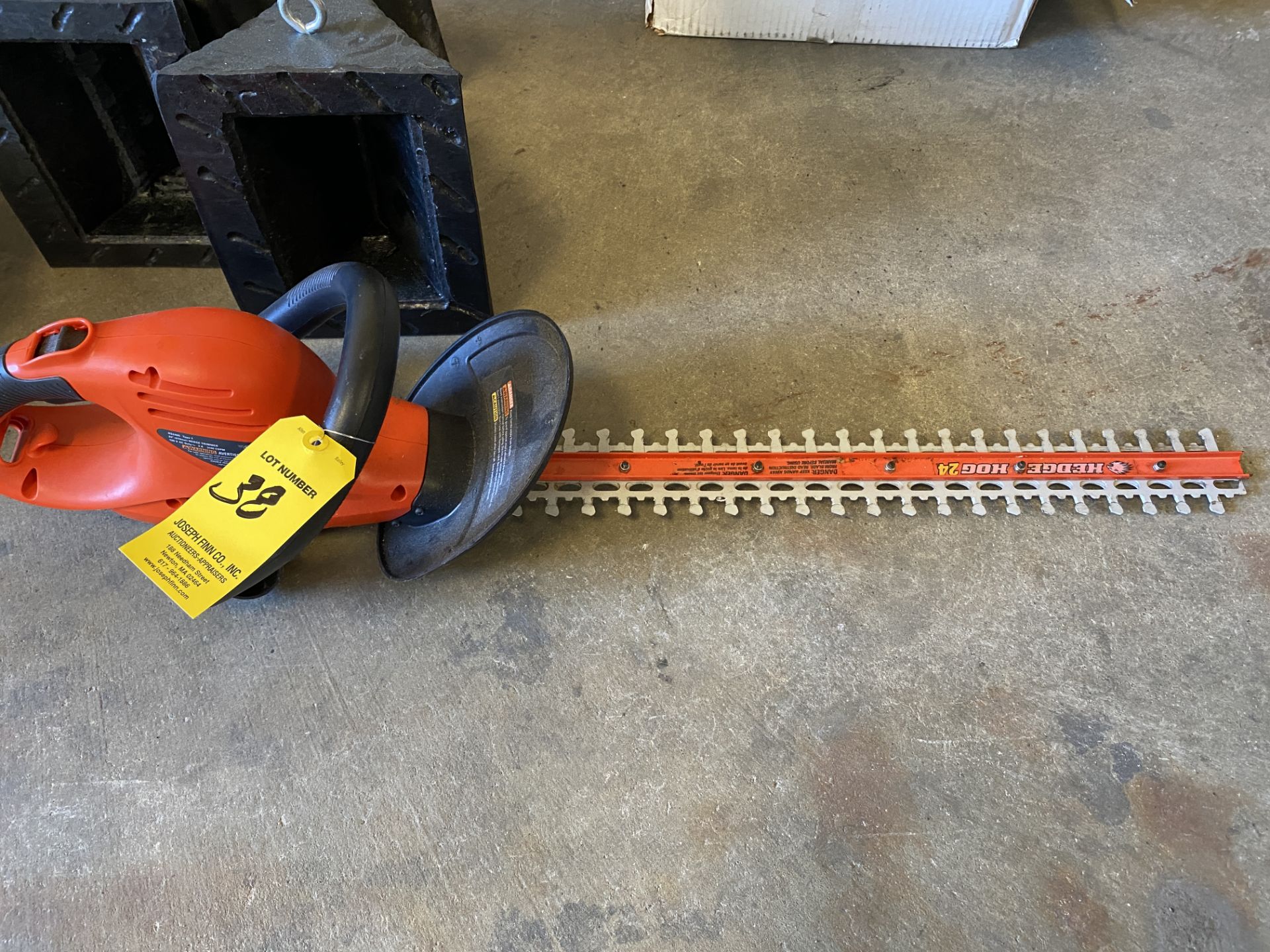 B&D 24" Trimmer