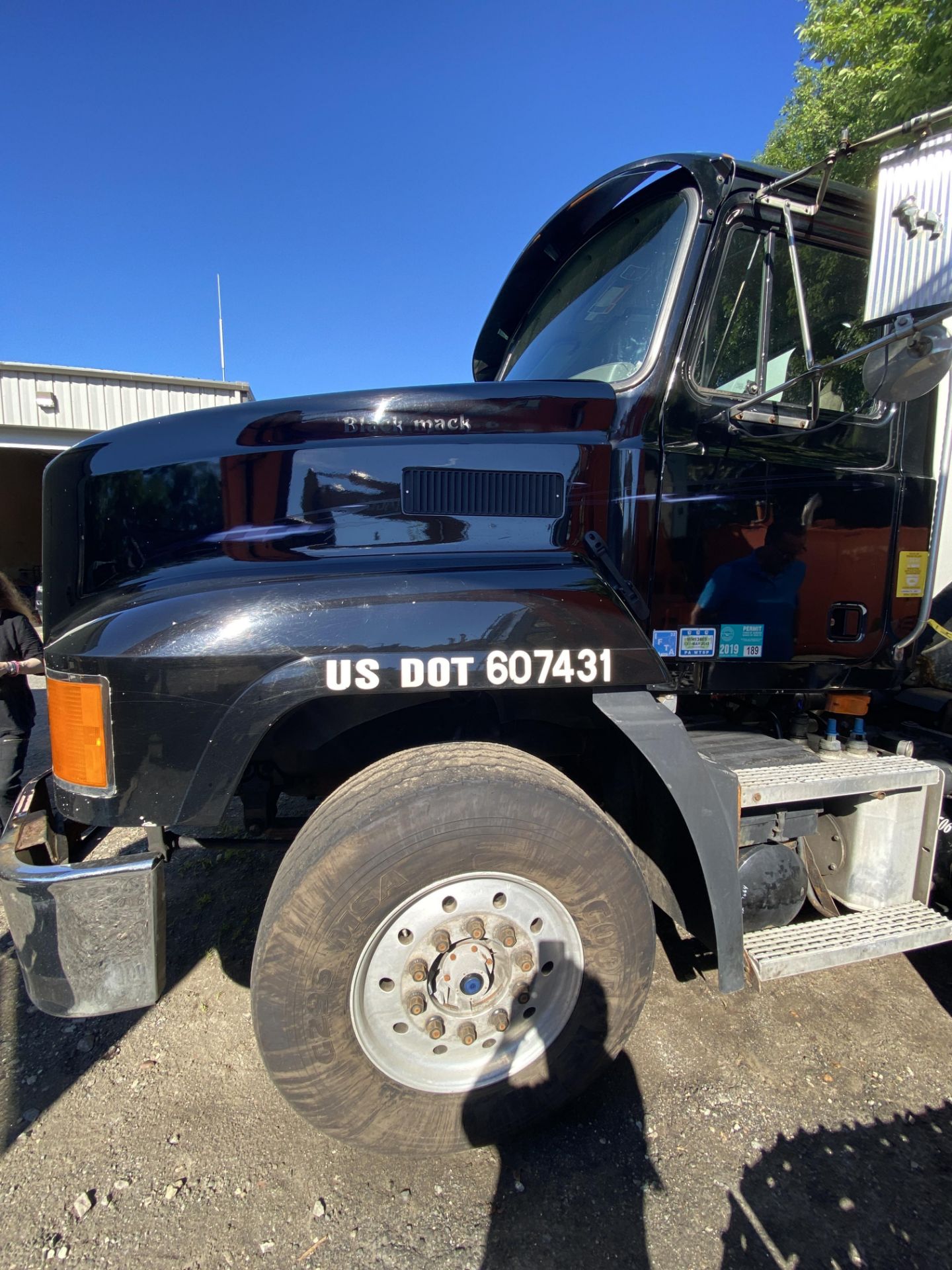 2003 Mack CH613 Tanker Truck VIN 1M1AA18Y13W151660, 711,421 Miles, Tandem Axle with Drop 3rd Axle, - Image 3 of 22