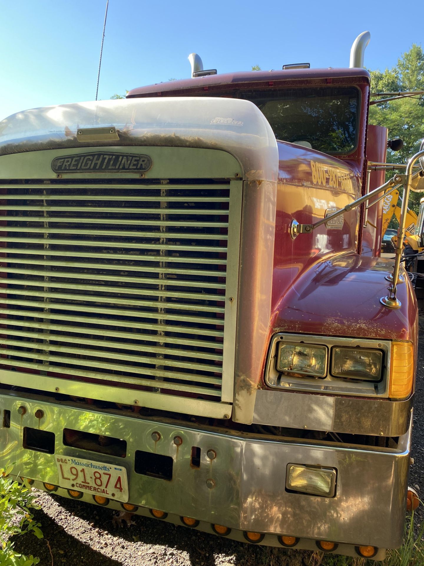 1995 Freightliner FLD-120 Tandem Axle Tractor VIN 2FUYDSEB4SA750319, 1,254,385 Miles - Image 3 of 10