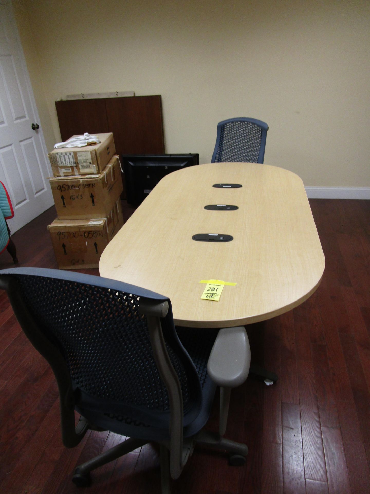 LOT 6' Table, (5) Herman Miller Chairs