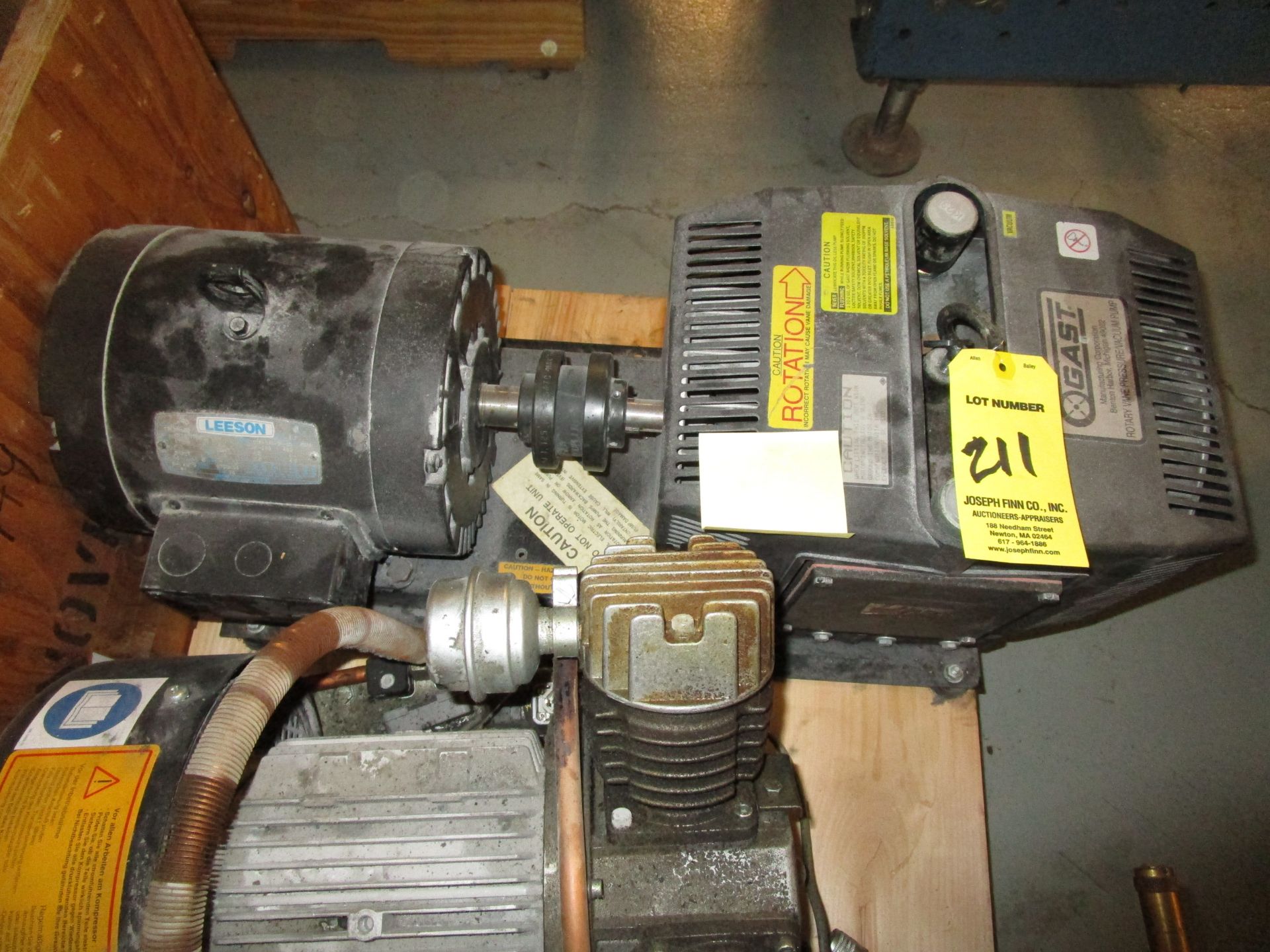 Gast Pressure Vacuum Pump, Mod. 3060-D103