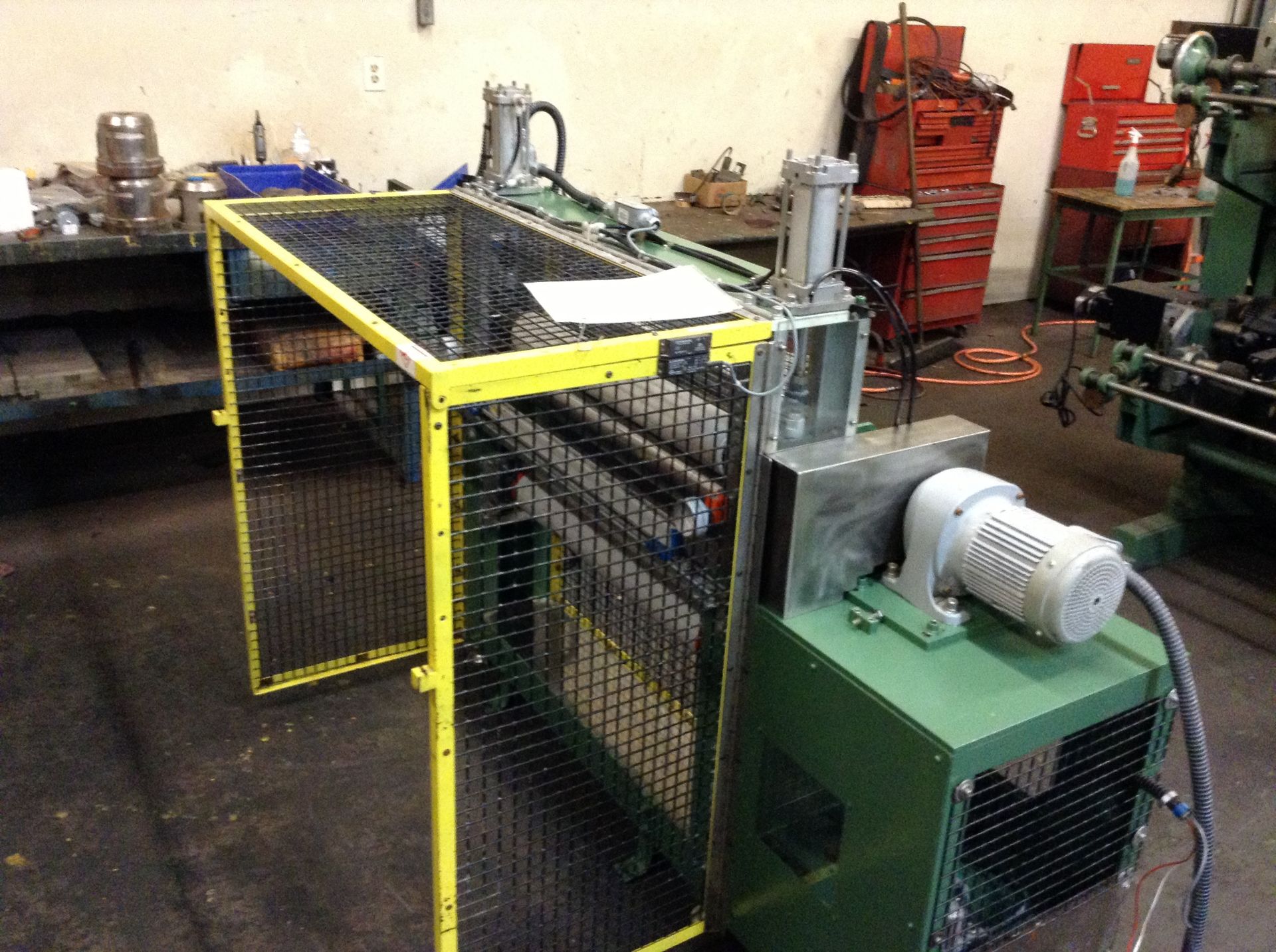 30” wide laminating station. 31.5” wide, 4” diameter steel roll which is driven by GTR .75 kw, 220 - Image 2 of 14