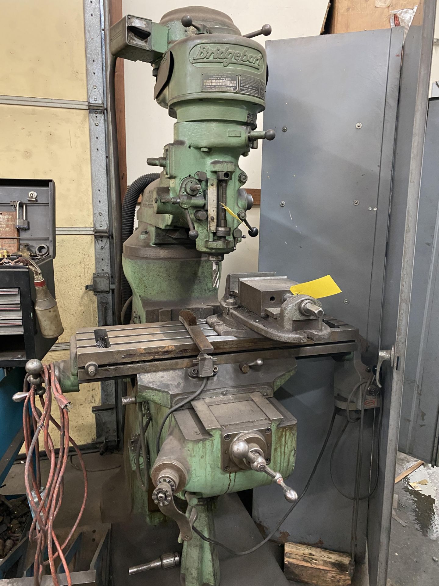 Bridgeport Vert. Mill, s/n 46150, 32" P.F. Table, 3 PH.