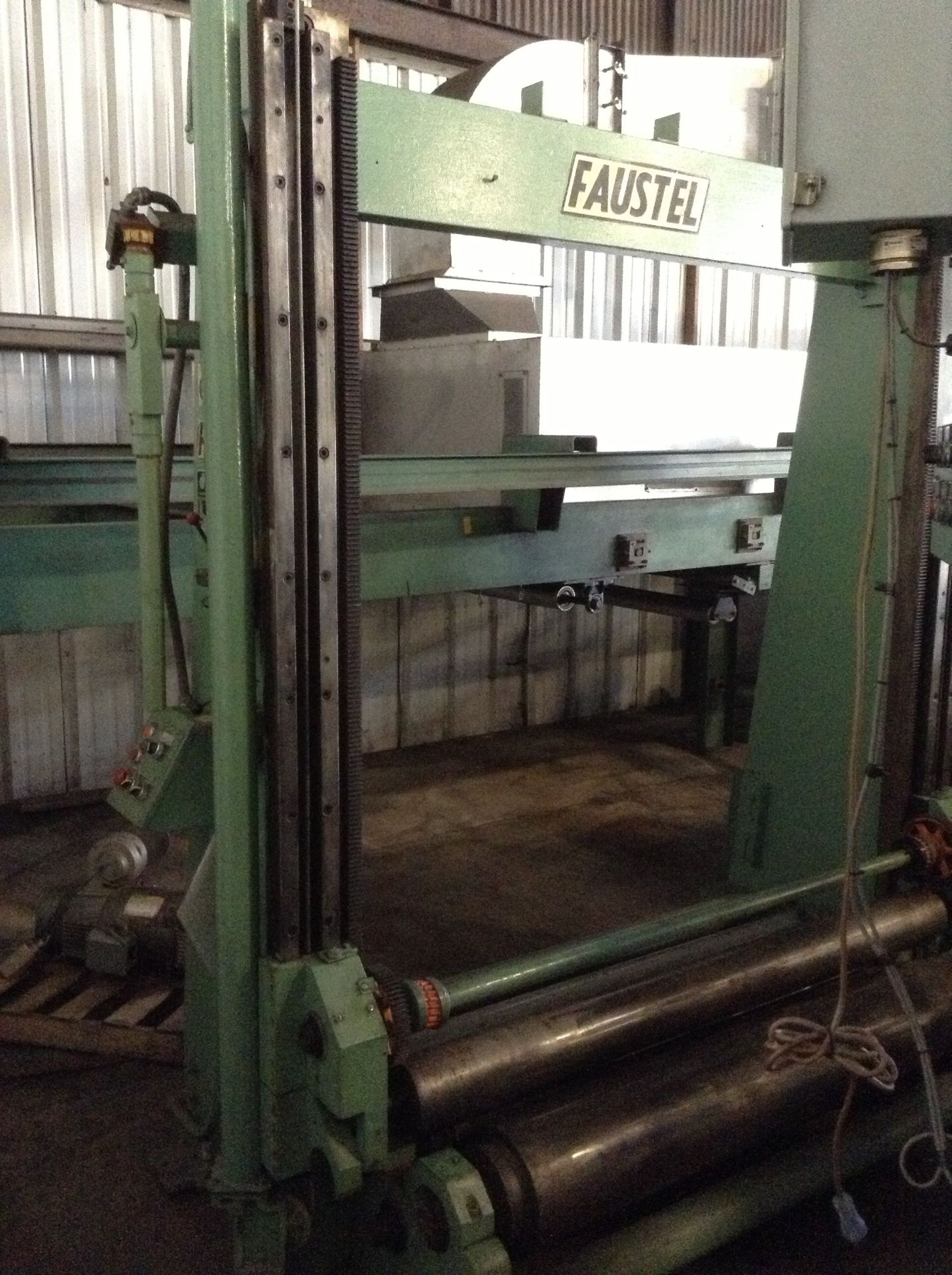 56" Faustel 2-drum surface rewind single shaft rewinder. Was inline with a laminator operating at - Image 3 of 17