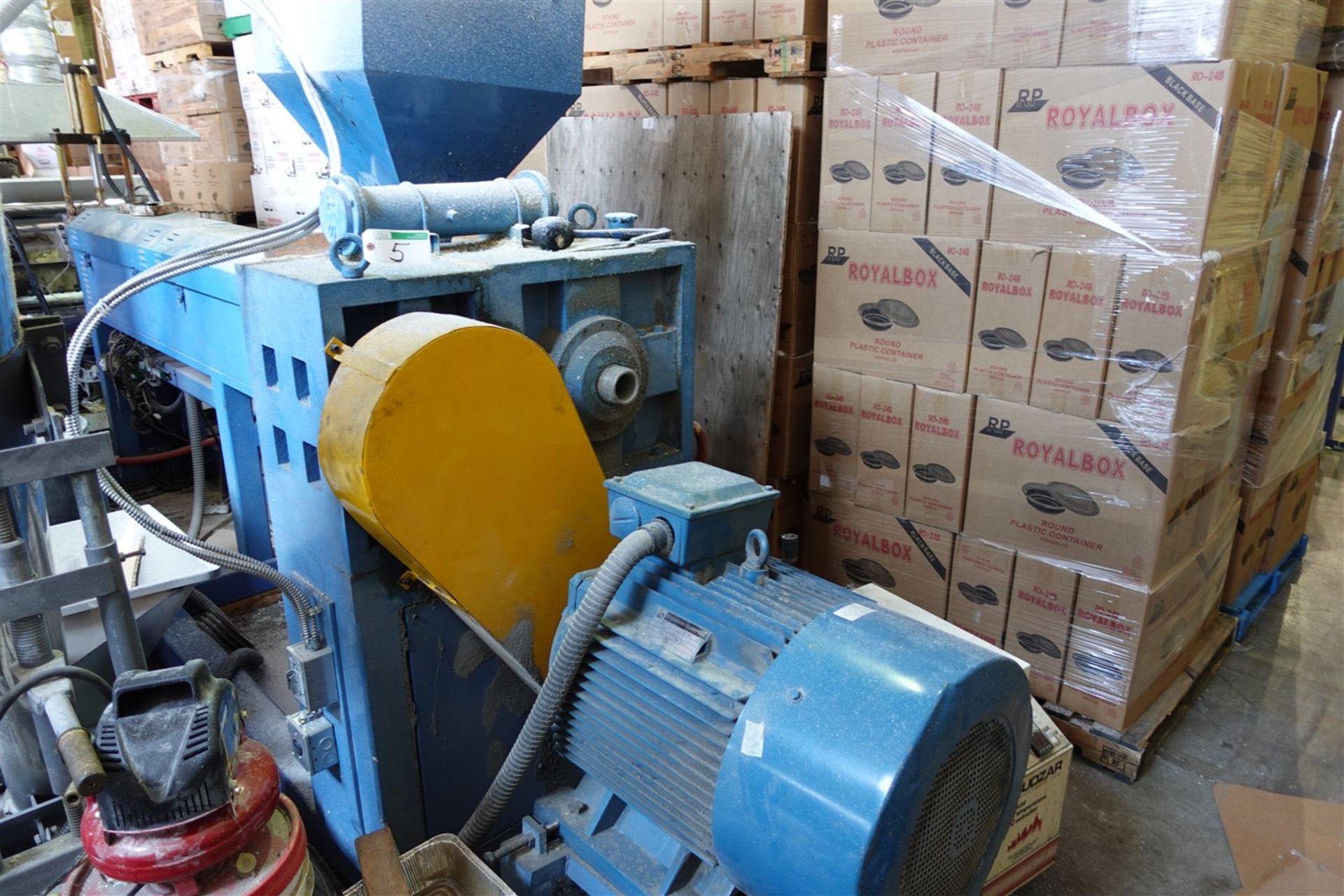 2007 EXTRUDER W/4 IN. BARREL, 380V/3 PH, 980 RPM, 45 KW, 36 IN. MAX WIDTH SHEET SIZE DIE, CONTROL