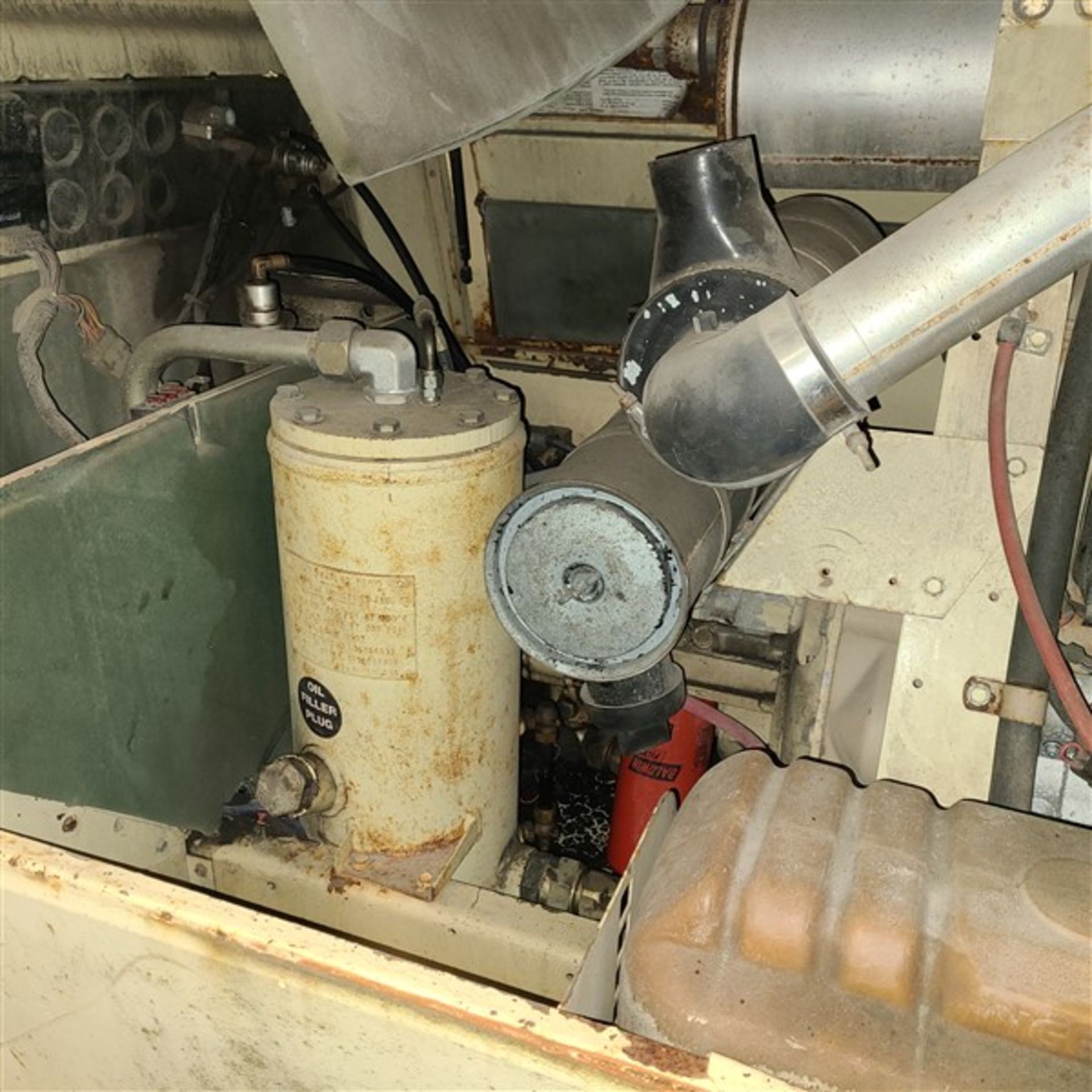 1992 INGERSOL RAND P185 CWJD, DIESEL COMPRESSOR W/2.4L JOHN DEERE ENGINE, METER READS 2,043 HRS. S/N - Image 5 of 6