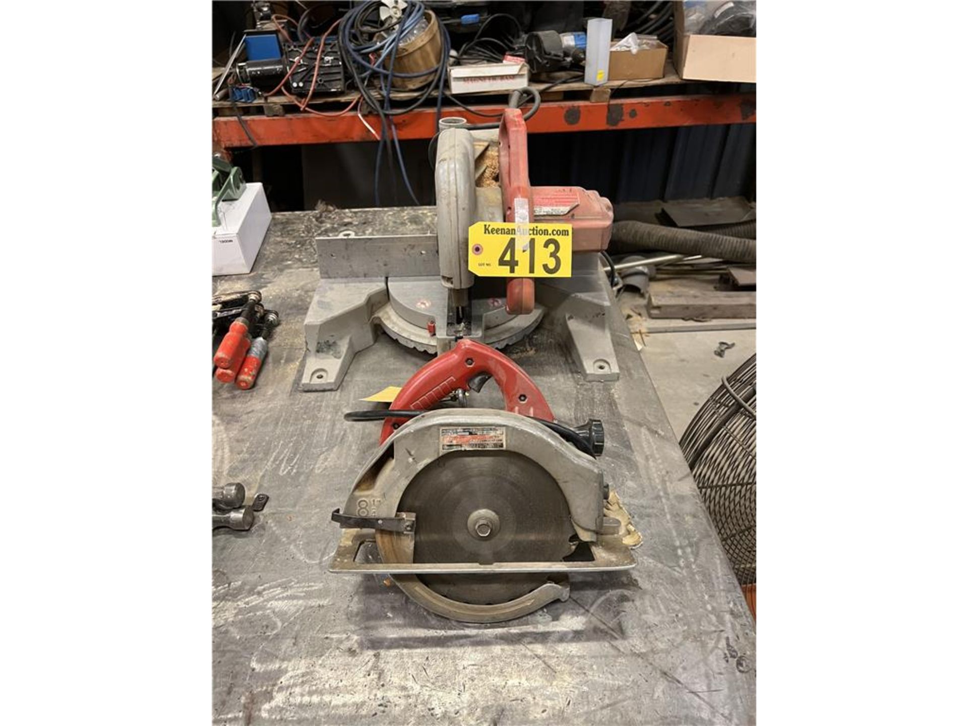 LOT: MAKITA 10" MAGNUM MITER SAW & 8.25" CIRCULAR SAW