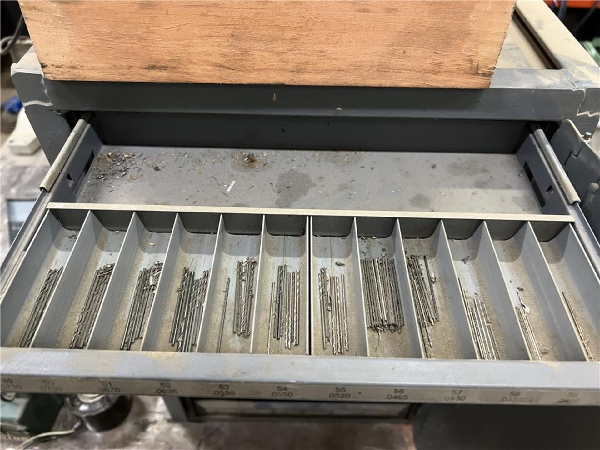 PARTS CABINET W/ASSORTED DRILL BITS - Image 2 of 11