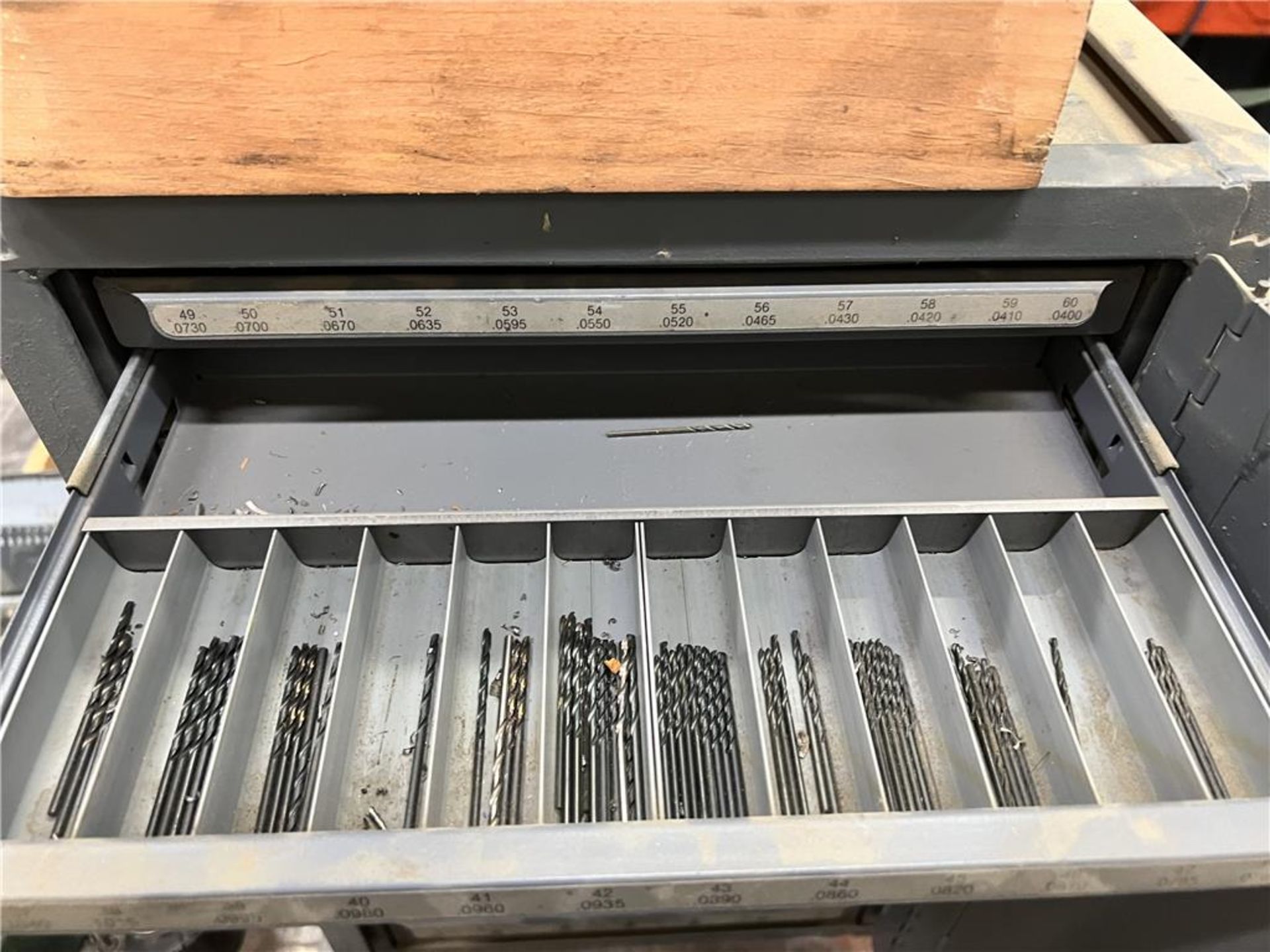 PARTS CABINET W/ASSORTED DRILL BITS - Image 3 of 11