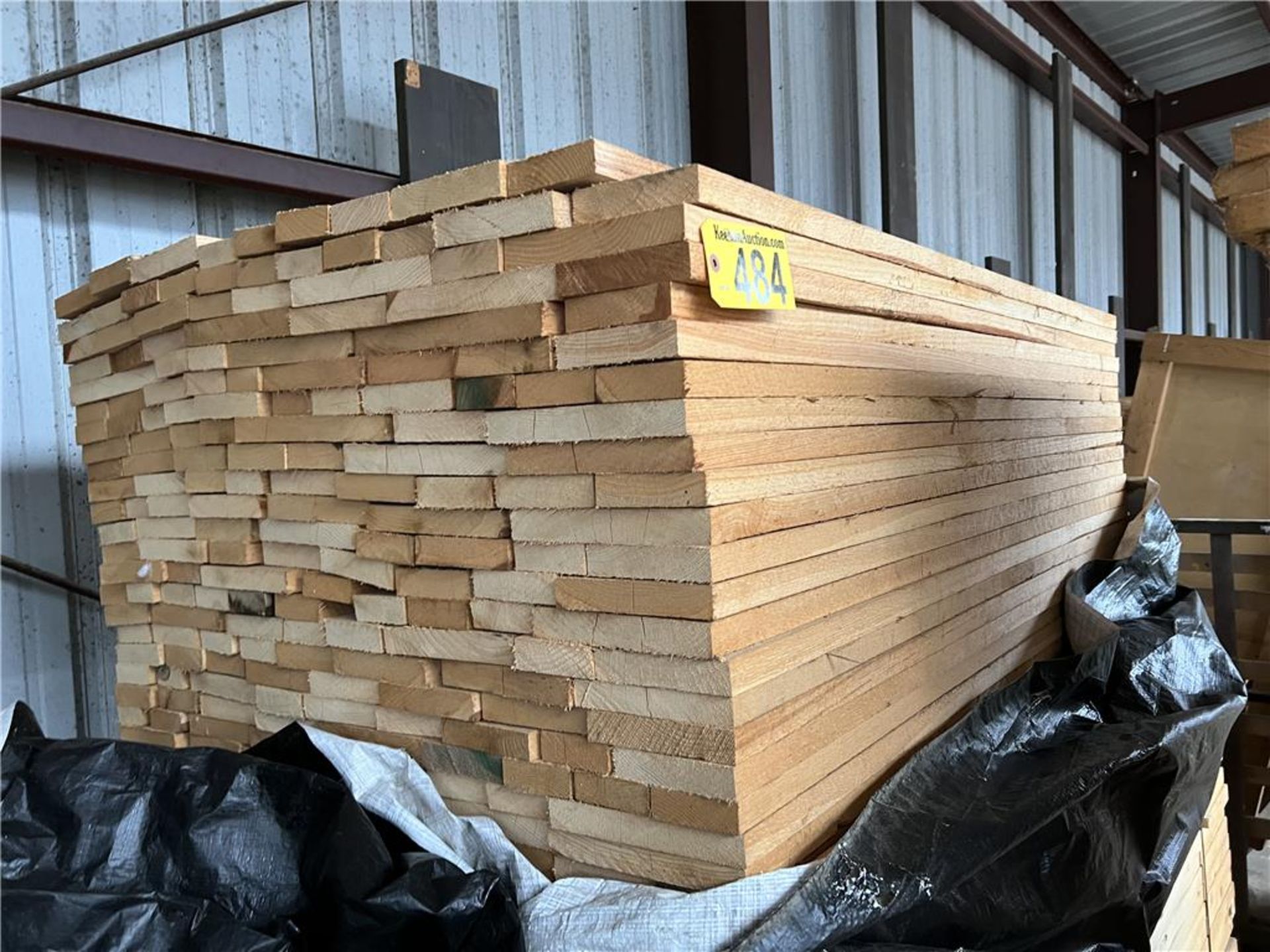 LIFT OF ASSORTED SIZE ROUGH CUT LUMBER, 5' X 1"