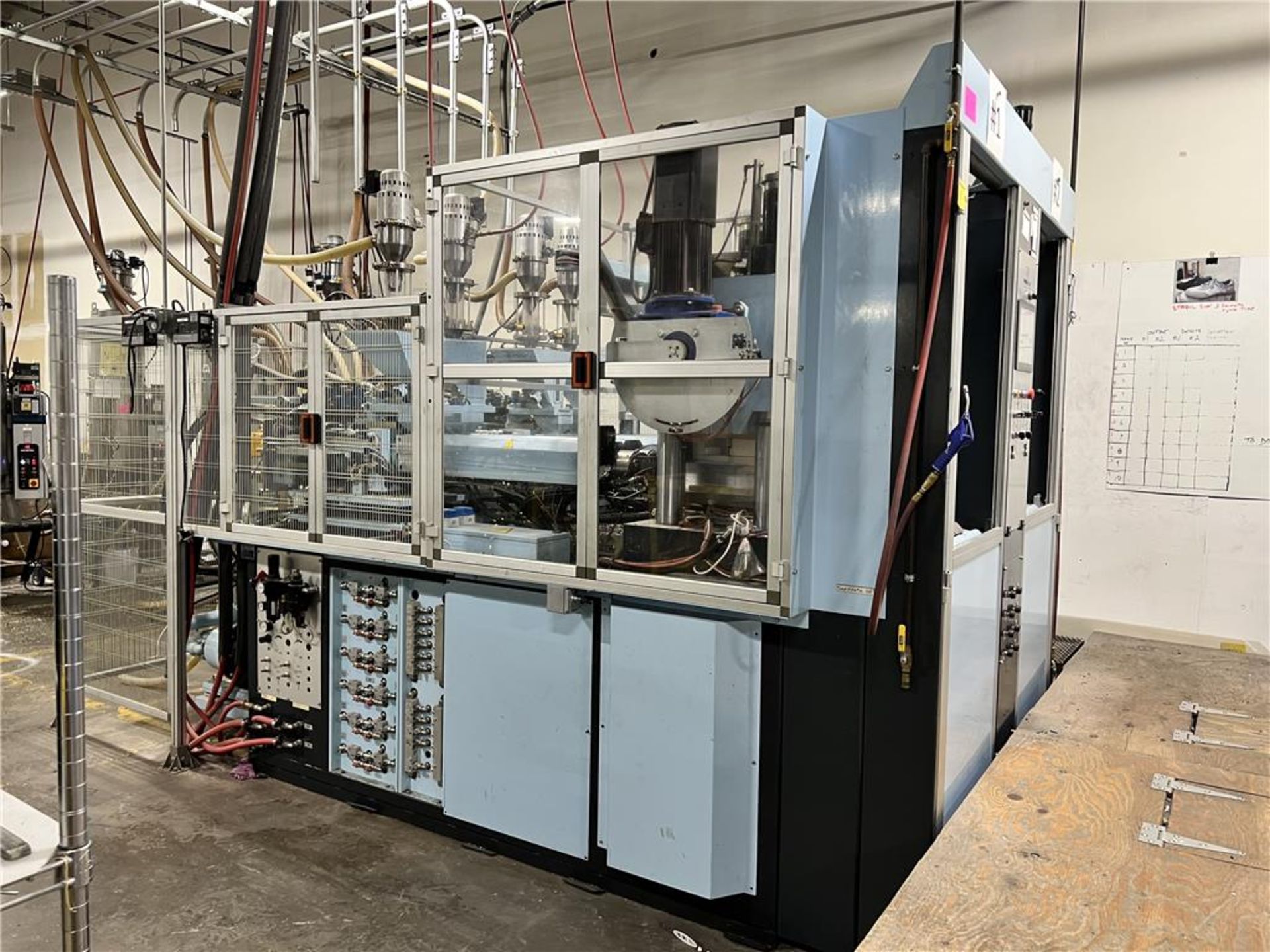 2016 MAIN GROUP THERMOPLASTIC INJECTION MACHINE - Image 2 of 18