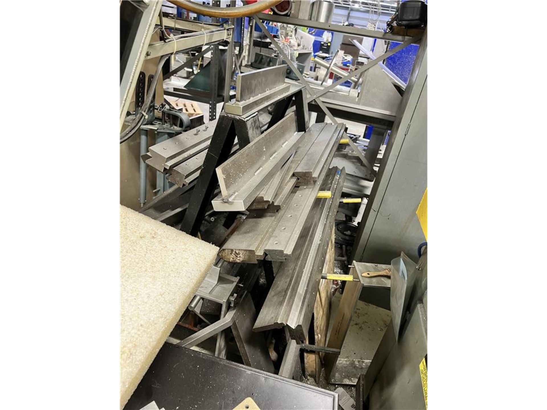 WYSONG MODEL 150-8 PRESS BRAKE, W/ ASSORTED TOP & BOTTOM DIES - Image 6 of 24