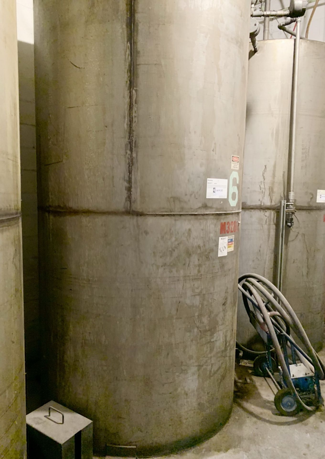 APPROX. 2,000 GAL VERTICAL SS STORAGE TANK - Image 2 of 2