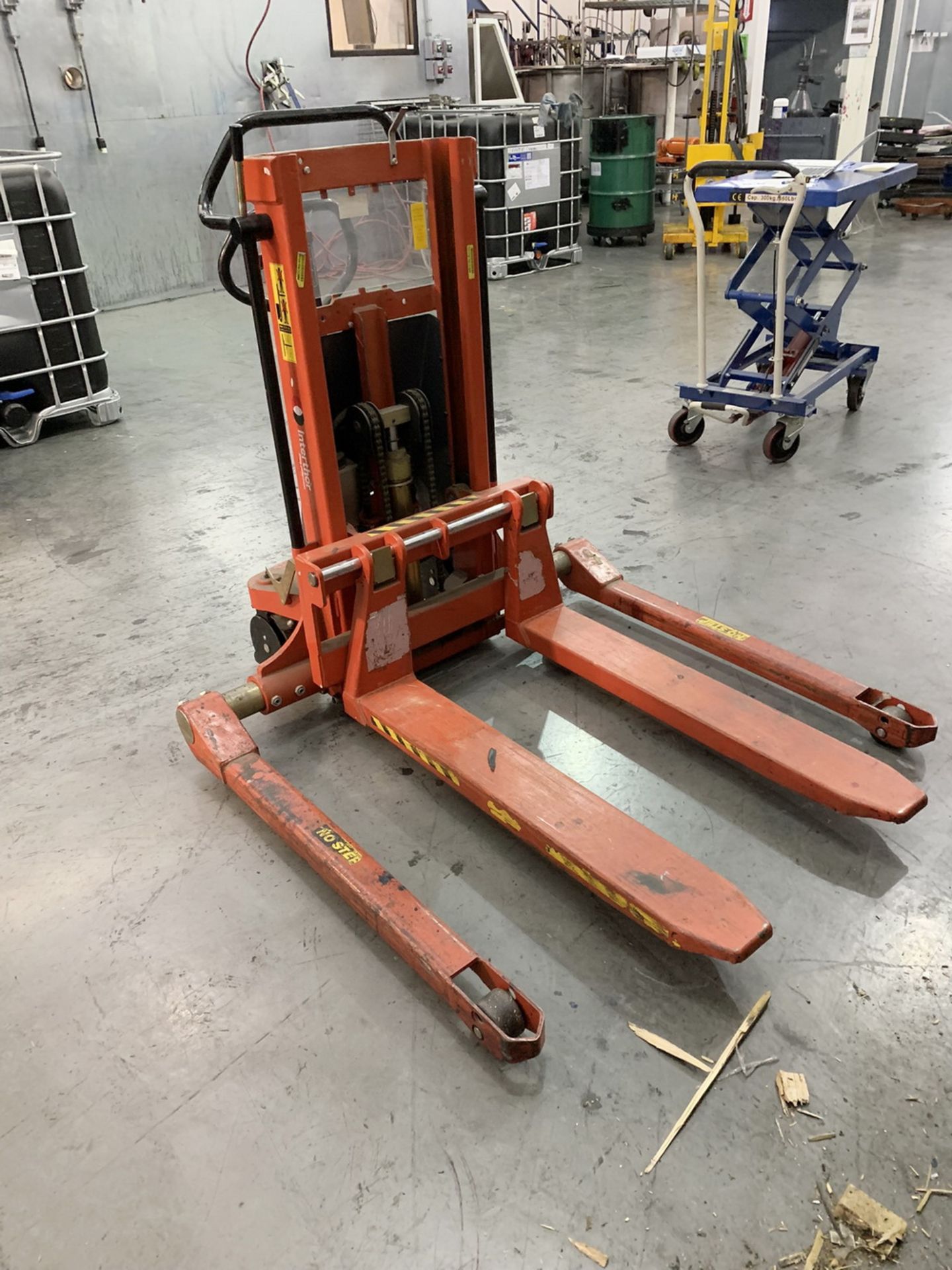 INTERTHOR STRADDLE LIFT5 TRUCK