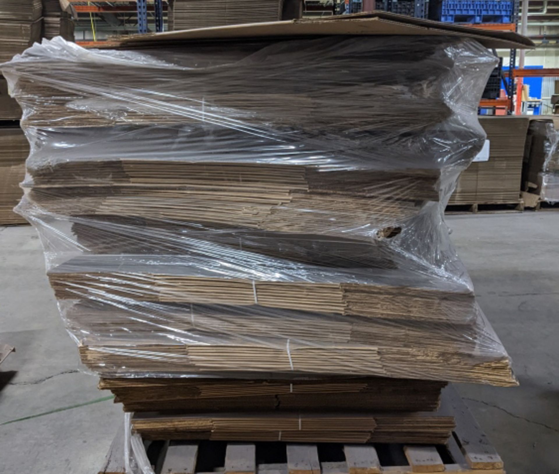 Pallet of Uline 25 x 25 x 20 Shipping Boxes.