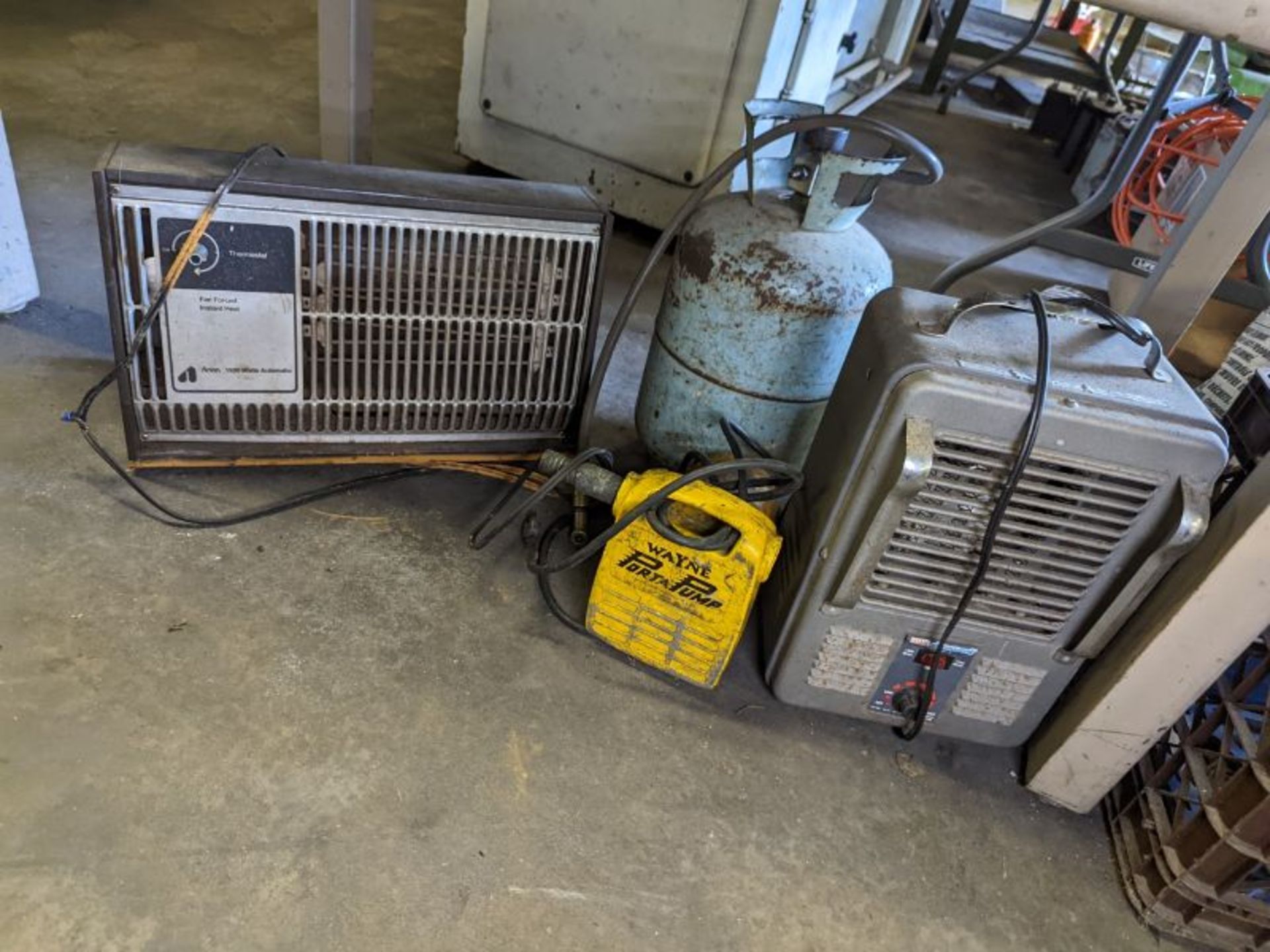 Table And Contents Under Table Heater, Air Tank, Porta Pump,Milk Crates - Image 2 of 4