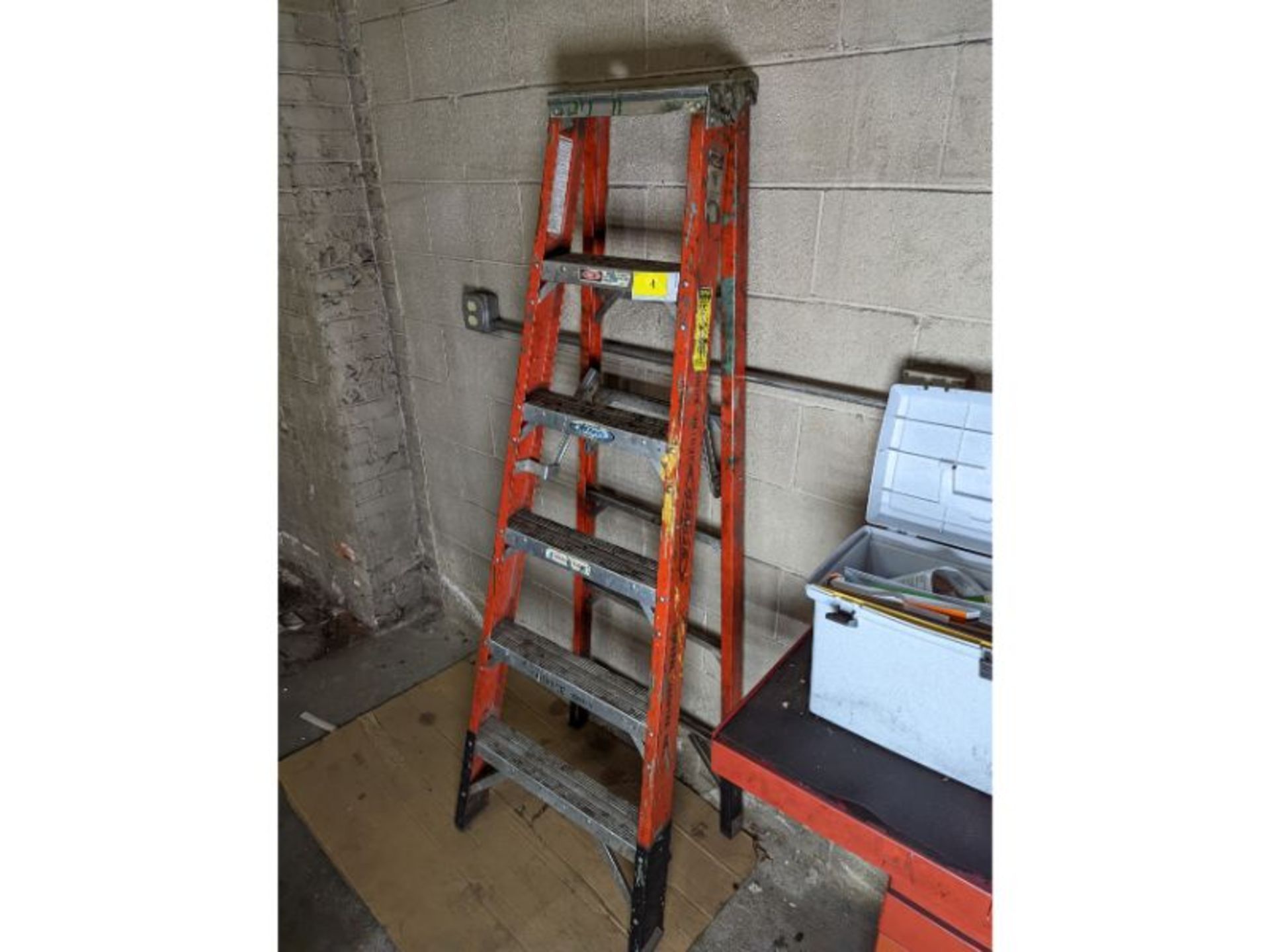 Step Ladder - Image 2 of 2