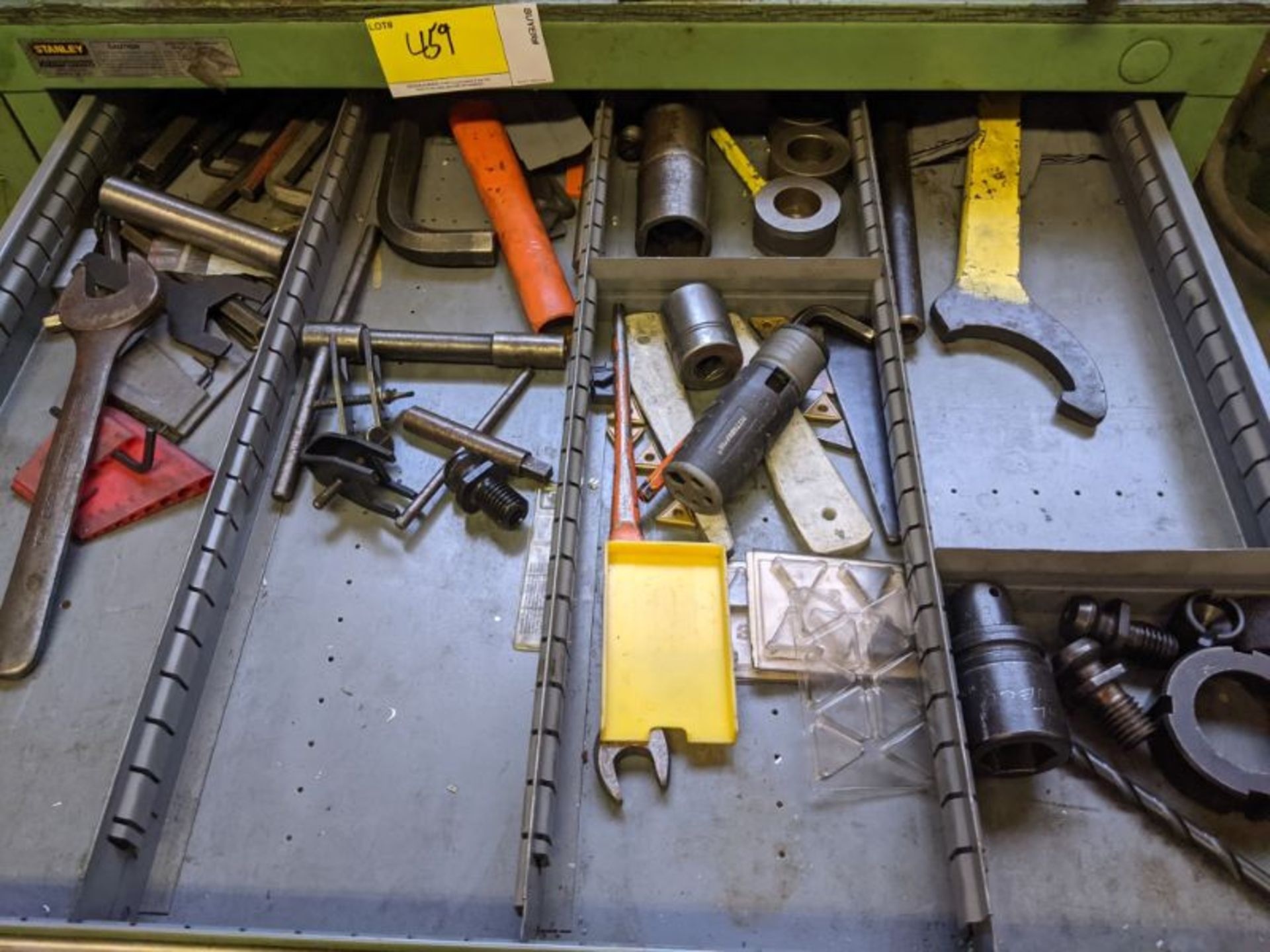 Vidmar Cabinet With Contents Endmills, Drills, Wrenches, Collets, Studs, Toolsetter - Image 2 of 7