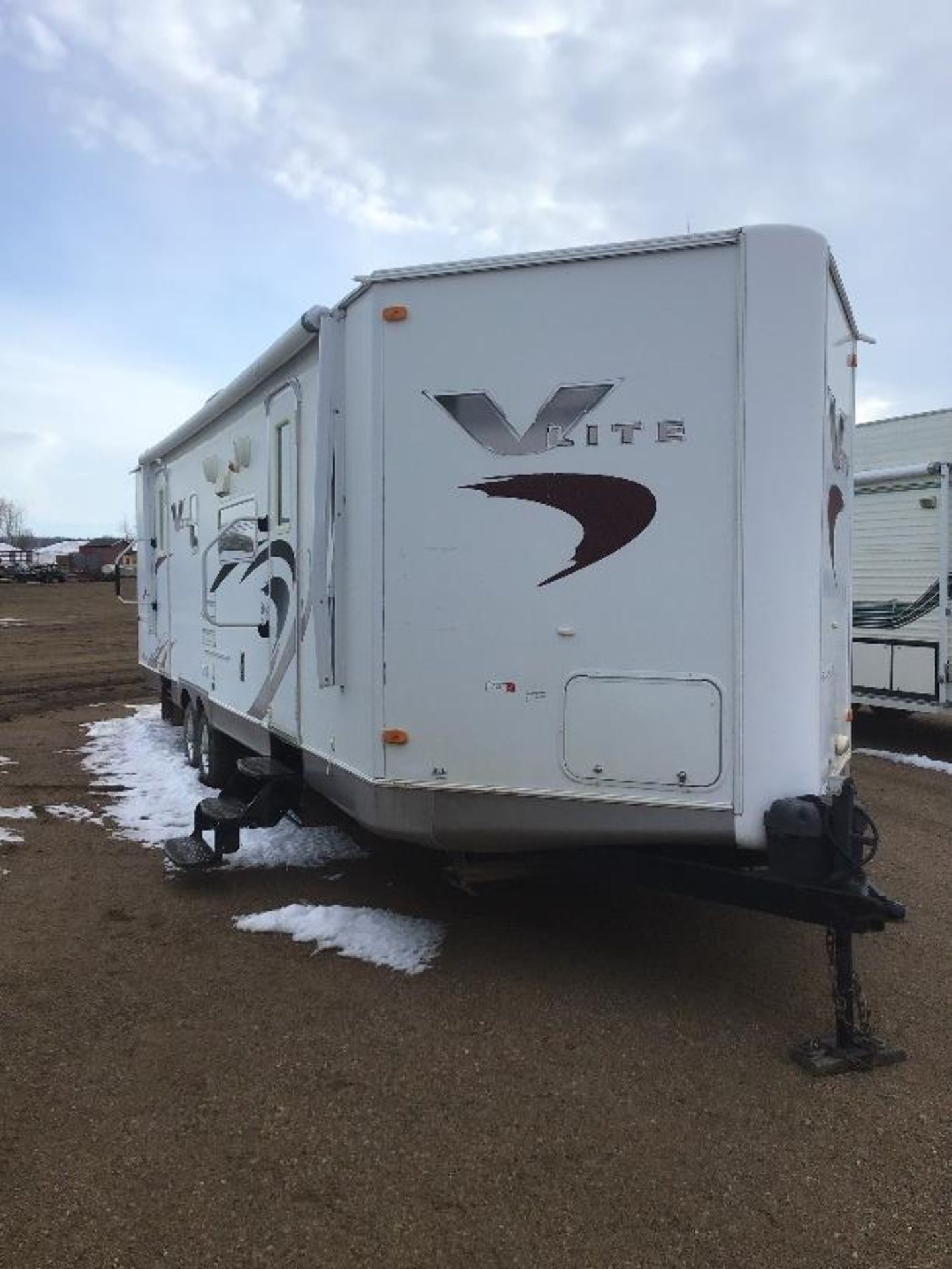 2009 V-Lite 30WTB 29Ft Forest River Travel Trailer - Image 2 of 16