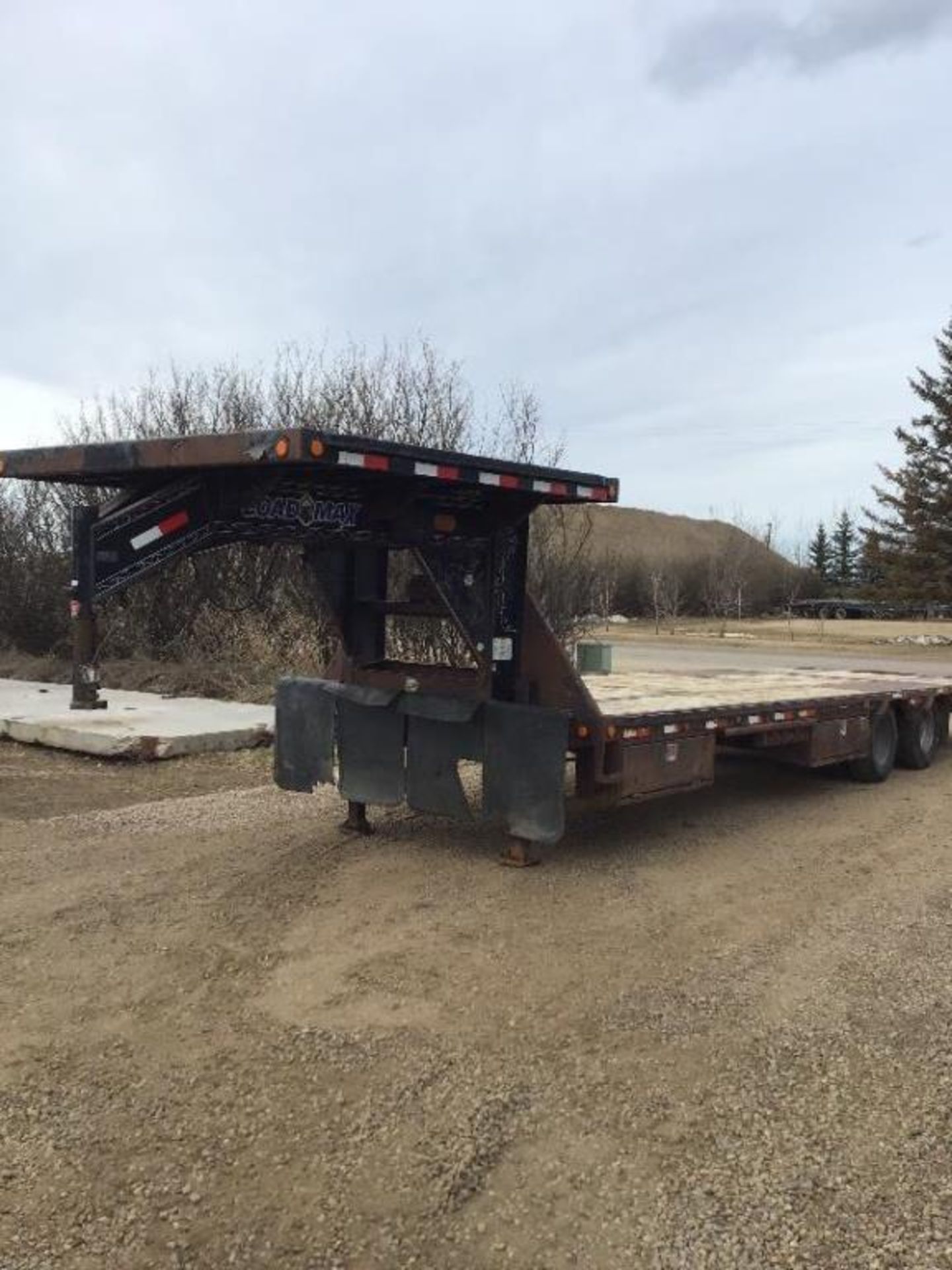 2012 Load Trail 30Ft T/A Dually Gooseneck Hitch Tr VIN 4ZEGL3027C1022063 W/Hyd Dove Tail, Hyd