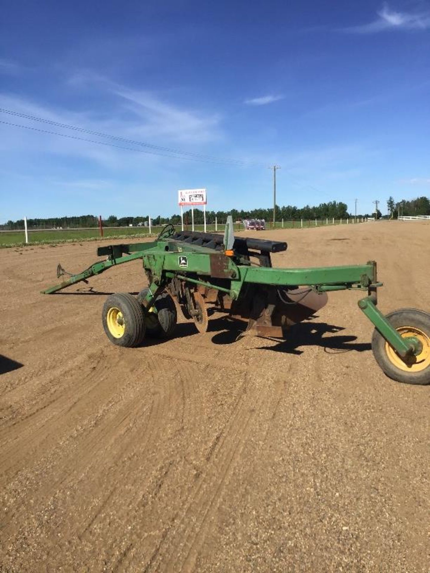 3600 John Deere 6 bottom plow - Image 4 of 5