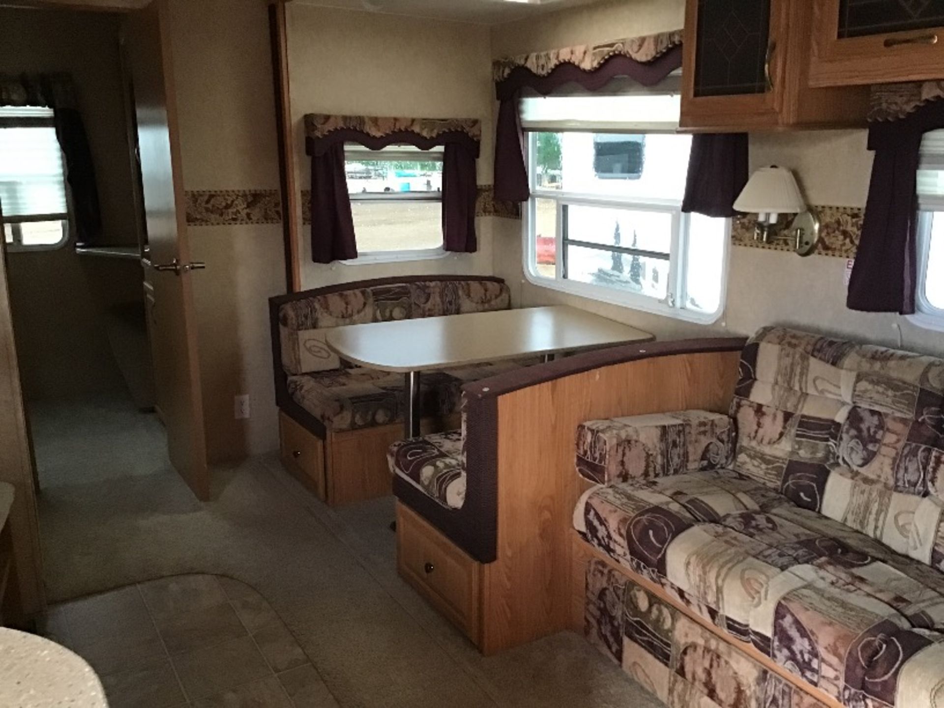 2007 Sandpiper F315 by Forest River 5th Wheel Holiday Trailer - Image 13 of 29