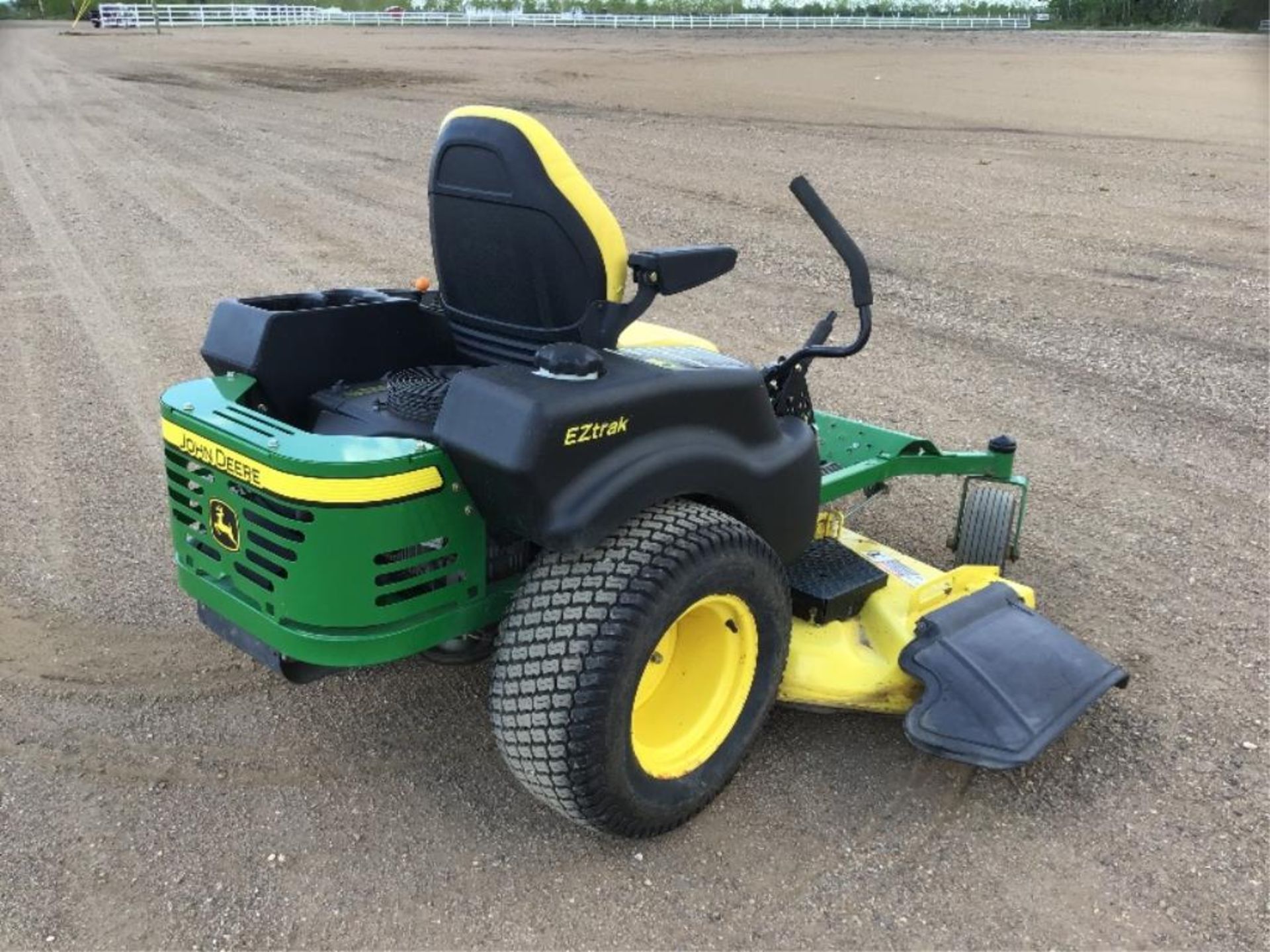 2008 John Deere Z465 EZtrak Zero Turn Mower VIN MOX465EO42733 62in Cut, 25hp Eng, 317hrs, New - Image 3 of 9