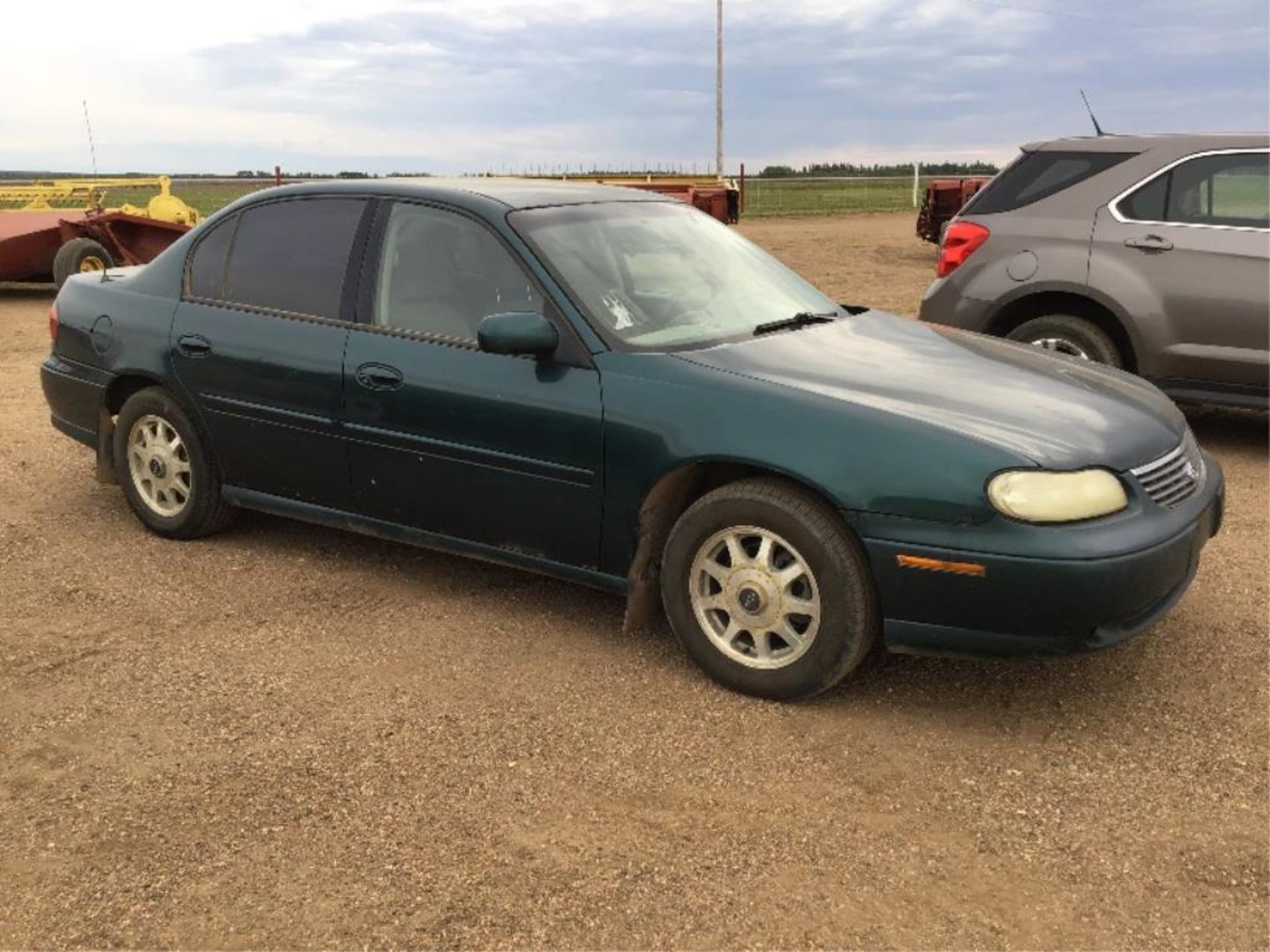 1998 Chevrolet Malibu 4-Door Car VIN 1G1ND52M1W6236212 V6 Gas Eng, A/T, 241,030km - Image 2 of 12