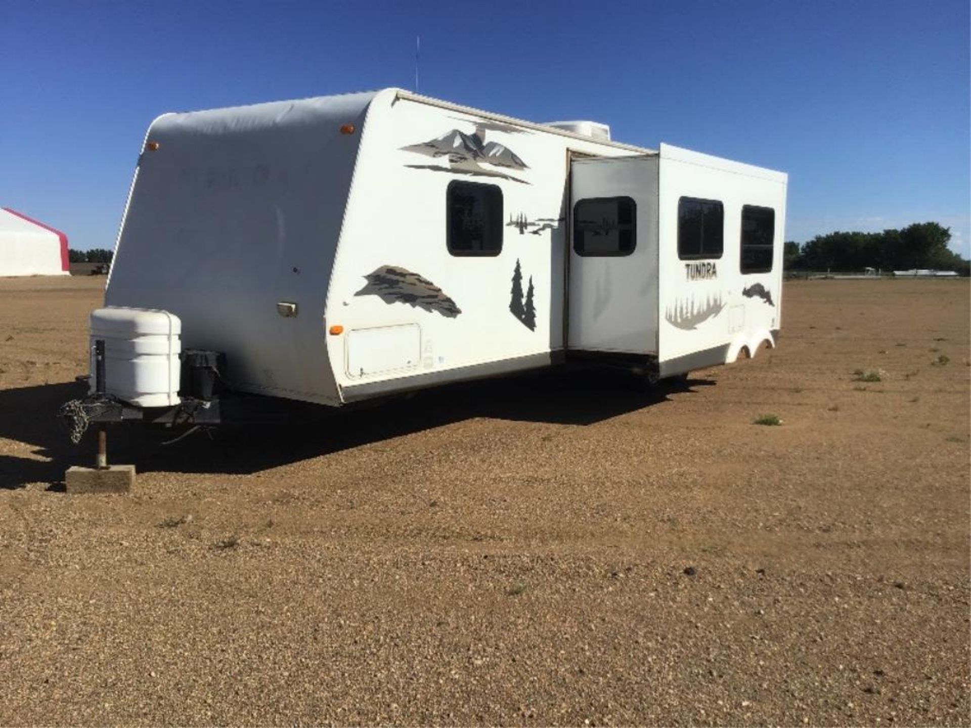 2008 Tundra 30QB-DSL Holiday Trailer VIN 47CTA3T298K123271 Quad Bunks in rear, Master Bedroom in