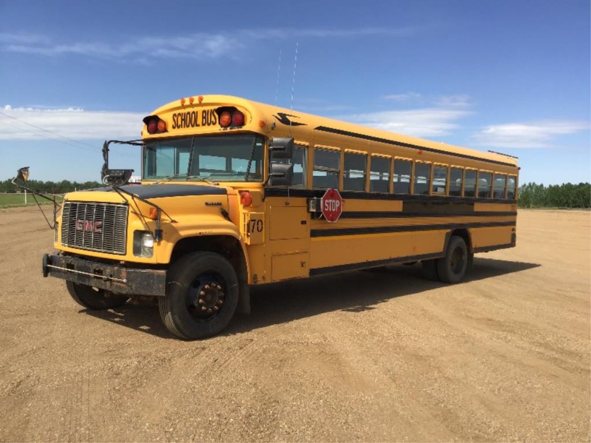 2002 GMC 66-pass Bus #170 VIN 1GDL7T1C02J500848 Diesel Eng, A/T, 270,445km - Image 2 of 11