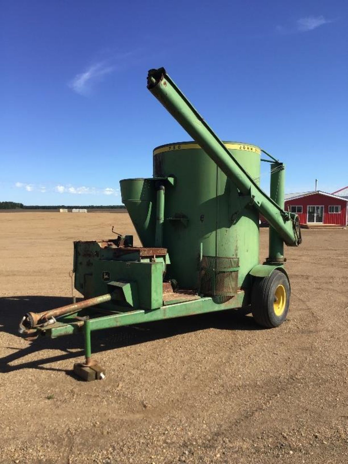John Deere 750 Mix Mill Not been used in 4-5years, but was operational at the time.