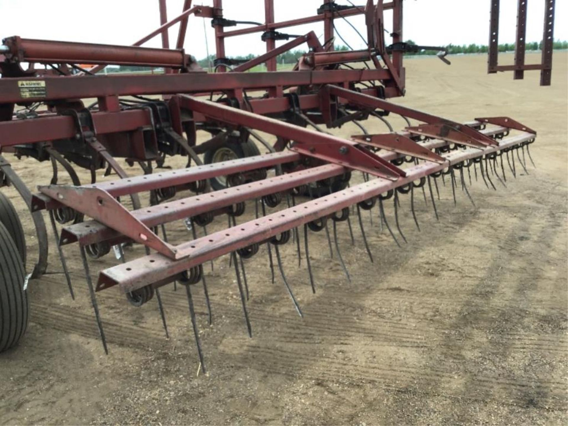 International 41Ft Vibrashank Cultivator 6in Spacing, 9in Shovels - Image 12 of 12