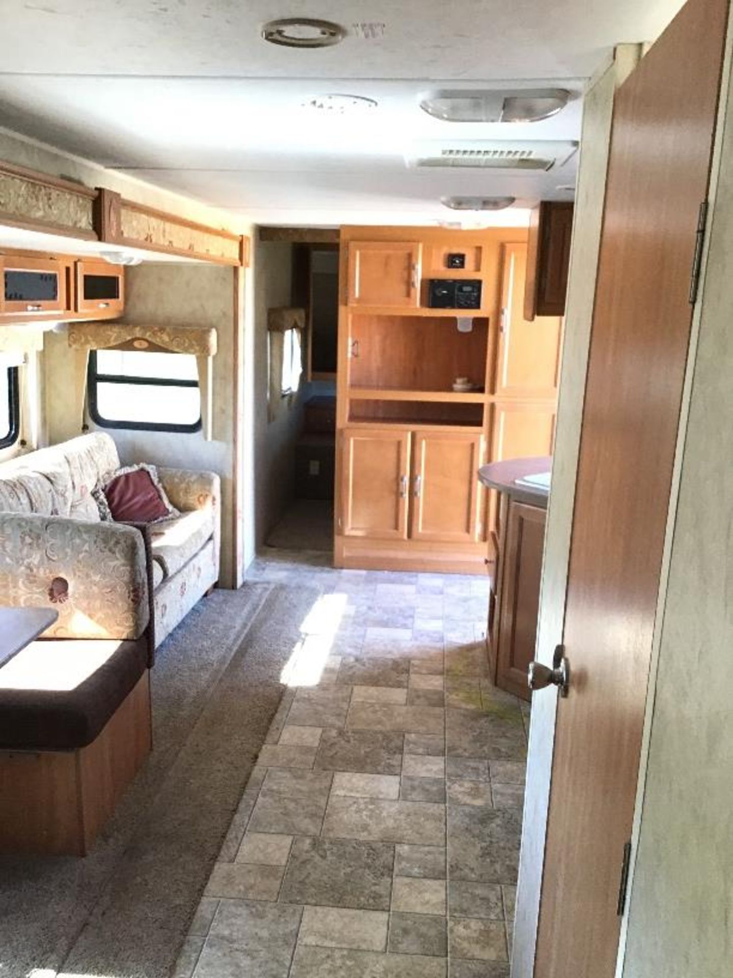 2008 Tundra 30QB-DSL Holiday Trailer VIN 47CTA3T298K123271 Quad Bunks in rear, Master Bedroom in - Image 14 of 18