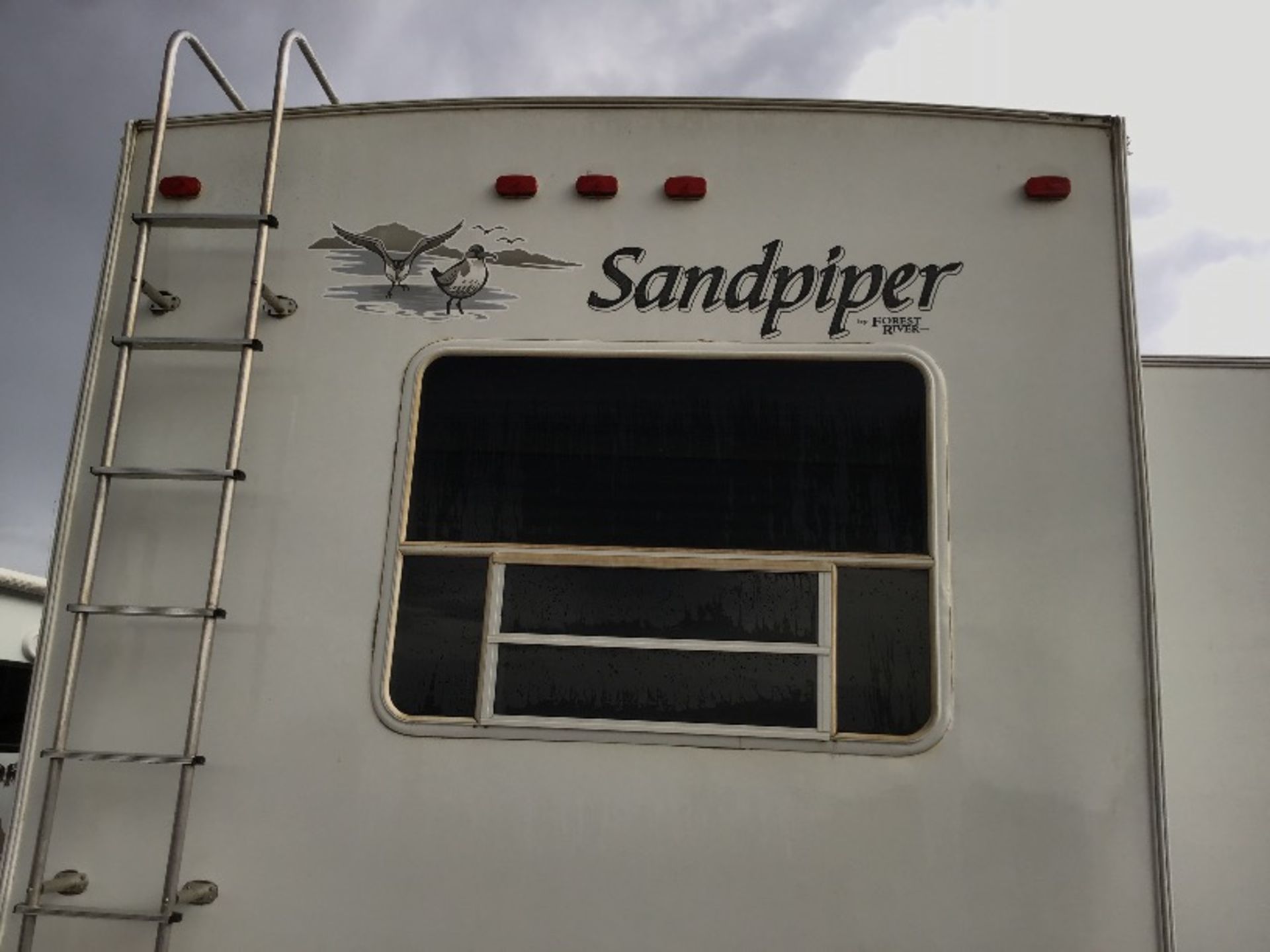 2007 Sandpiper F315 by Forest River 5th Wheel Holiday Trailer - Image 7 of 29