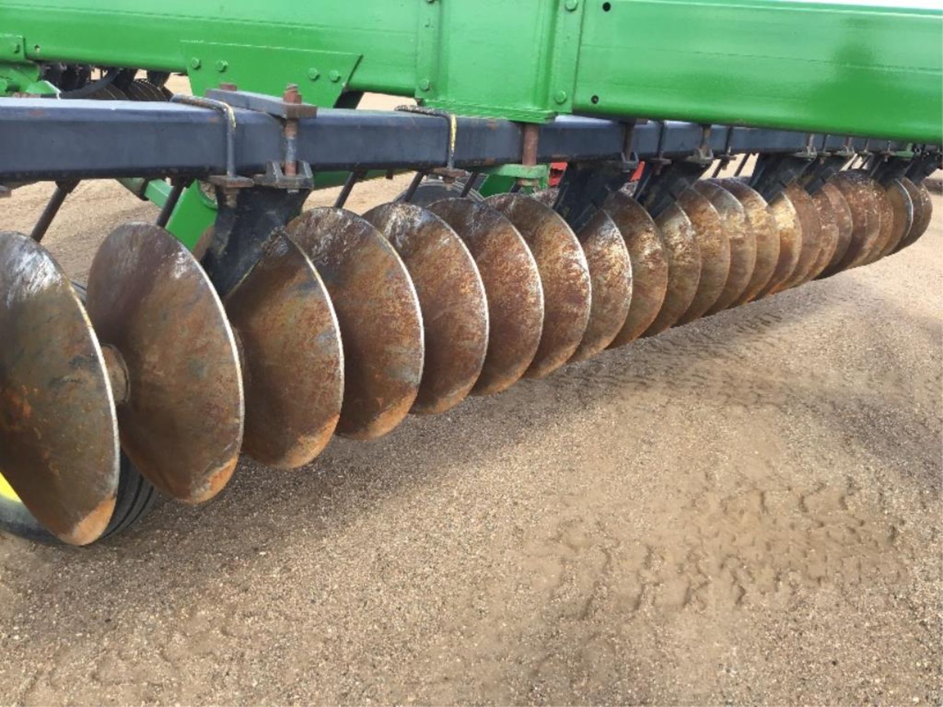 370 John Deere 18Ft Off-set Disc 20-22in Discs, 9in Spacing - Image 4 of 8