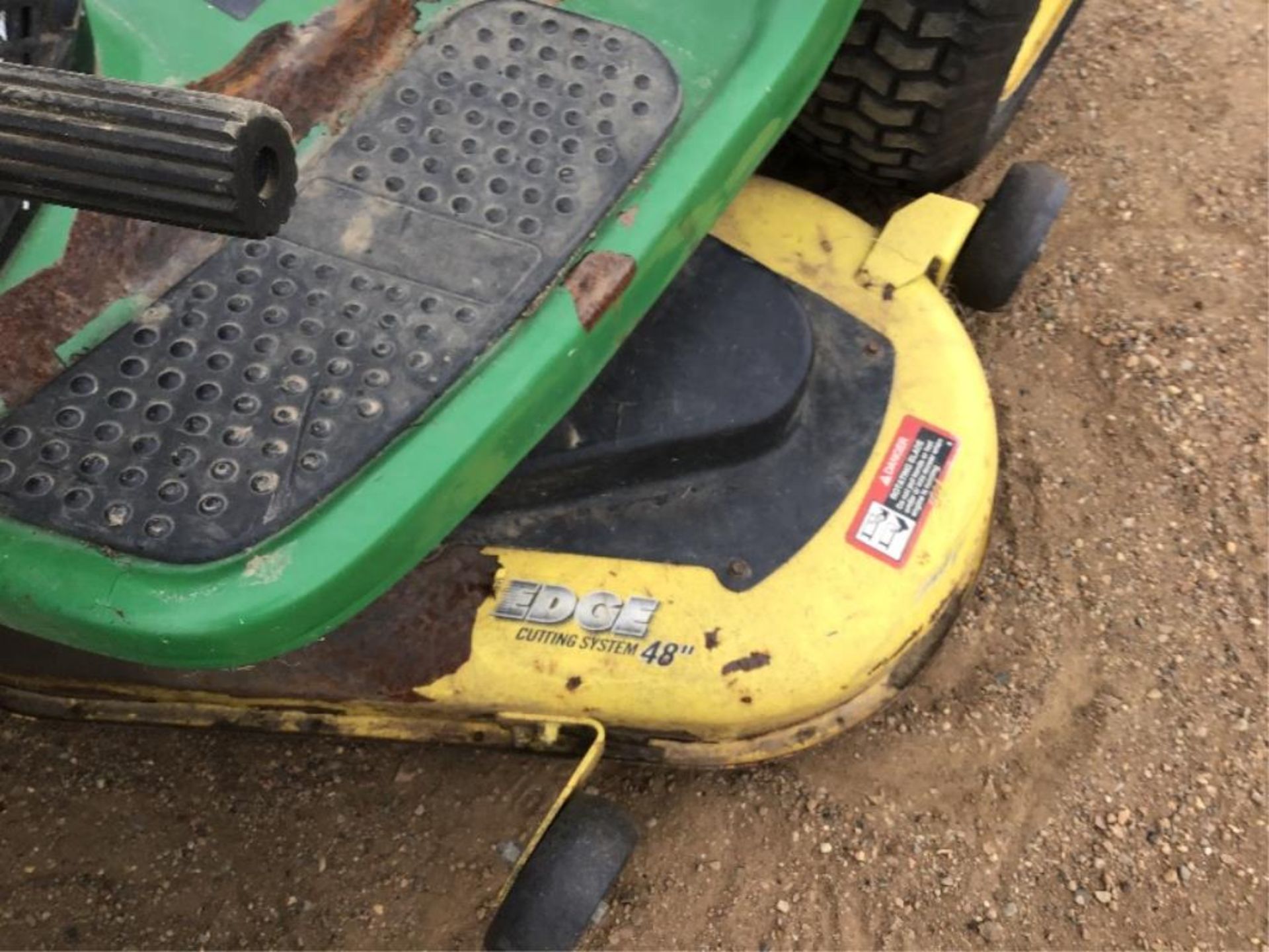 John Deere L120 Riding Lawn Mower Automatic, 48in Cut, 22hp Eng - Image 4 of 7