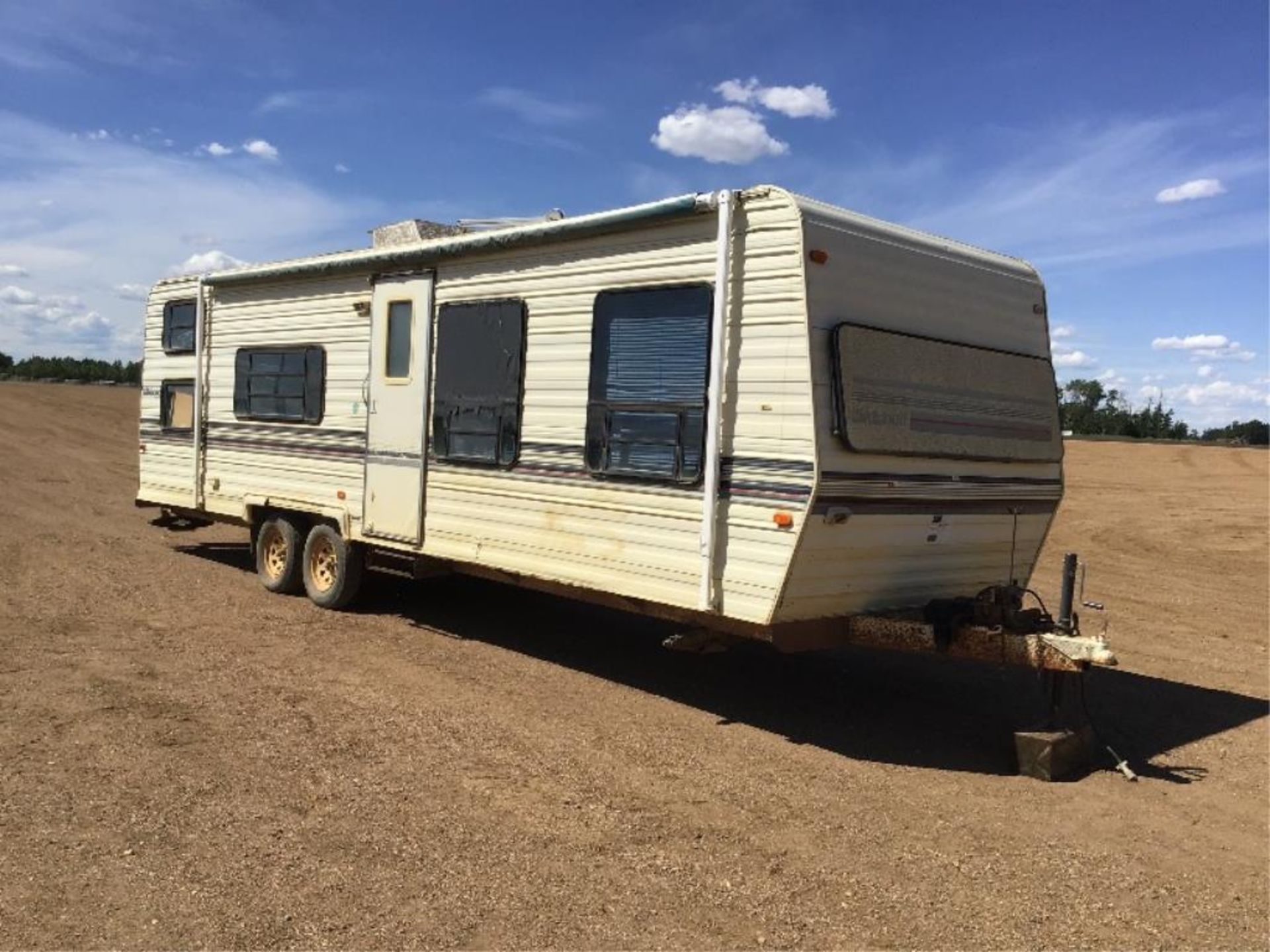 Wildwood by Rockwood Travel Trailer NO VIN sells w/BOS Only, c/w Stabilizer Hitch, Bunk Beds, Sleeps