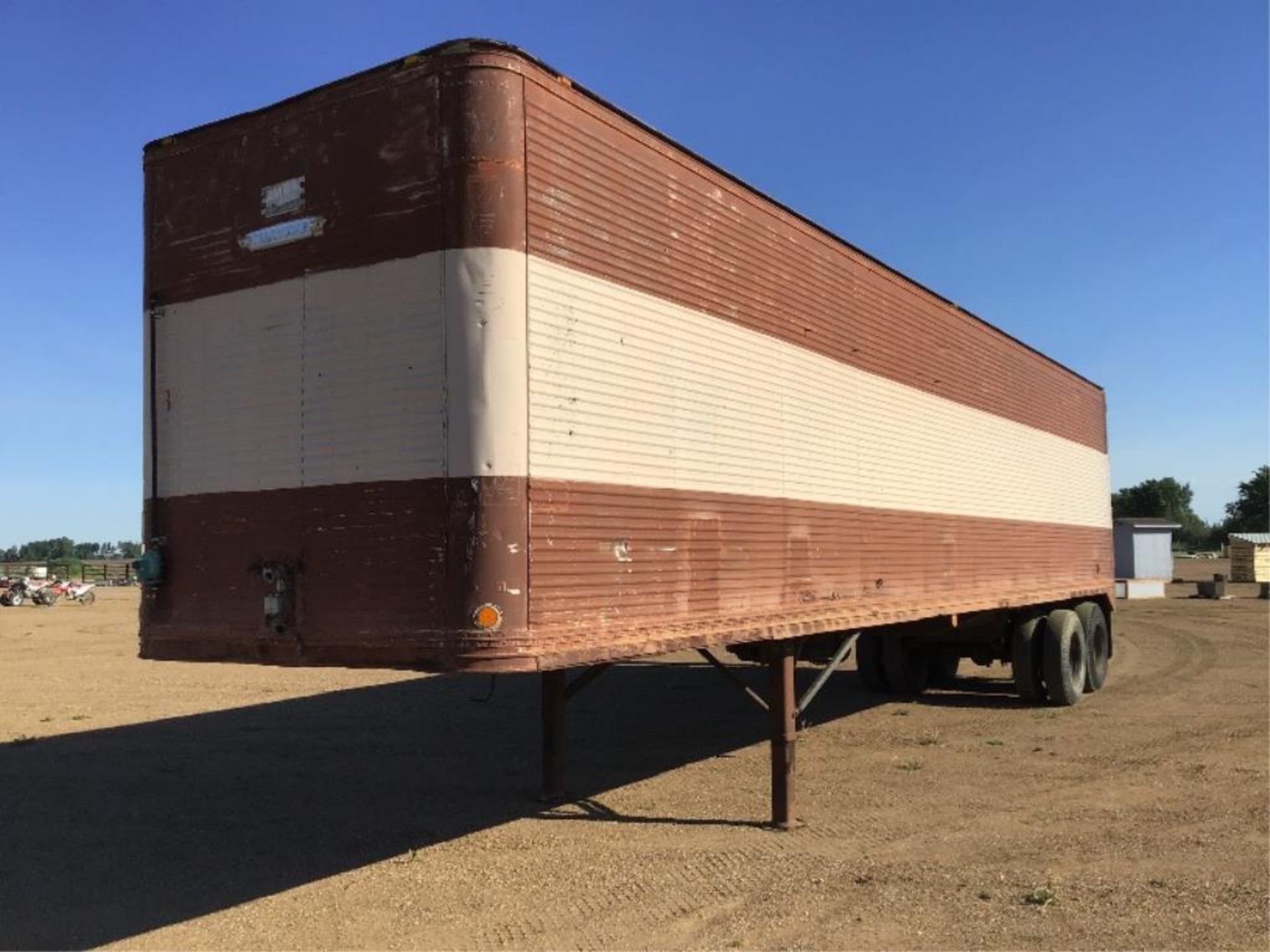 40Ft Van Trailer/Storage Unit NO VIN, sells with Bill of Sale Only. No copy of Registration