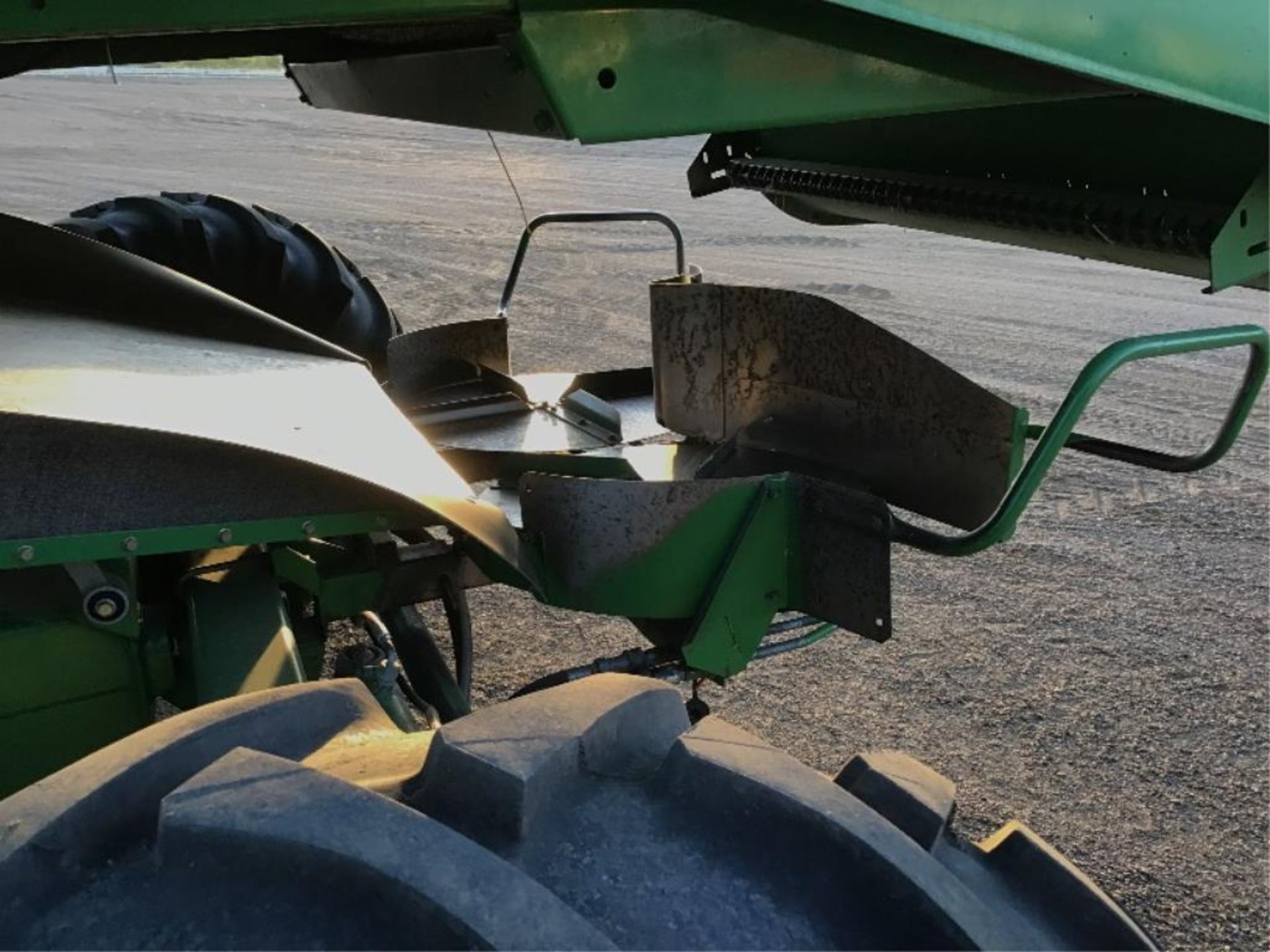 1994 John Deere 9600 Combine w/914 P/U Header Rear tires new in 2021, Farm Trax Yield Monitor, wired - Image 12 of 38