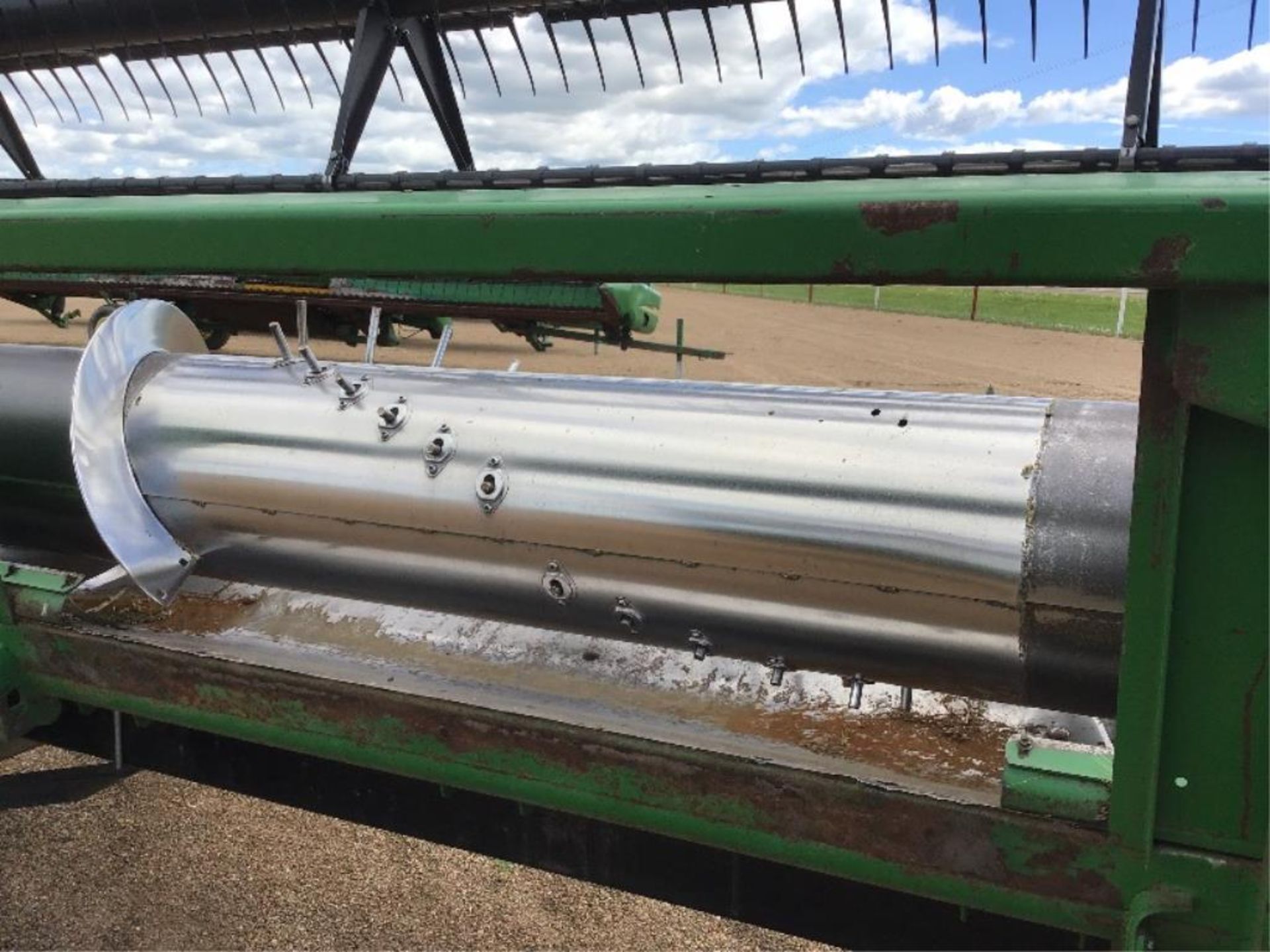 John Deere 925 Rigid Header Plastic Tines on P/U Reel. (Header Transport Sells Seperate) - Image 5 of 12