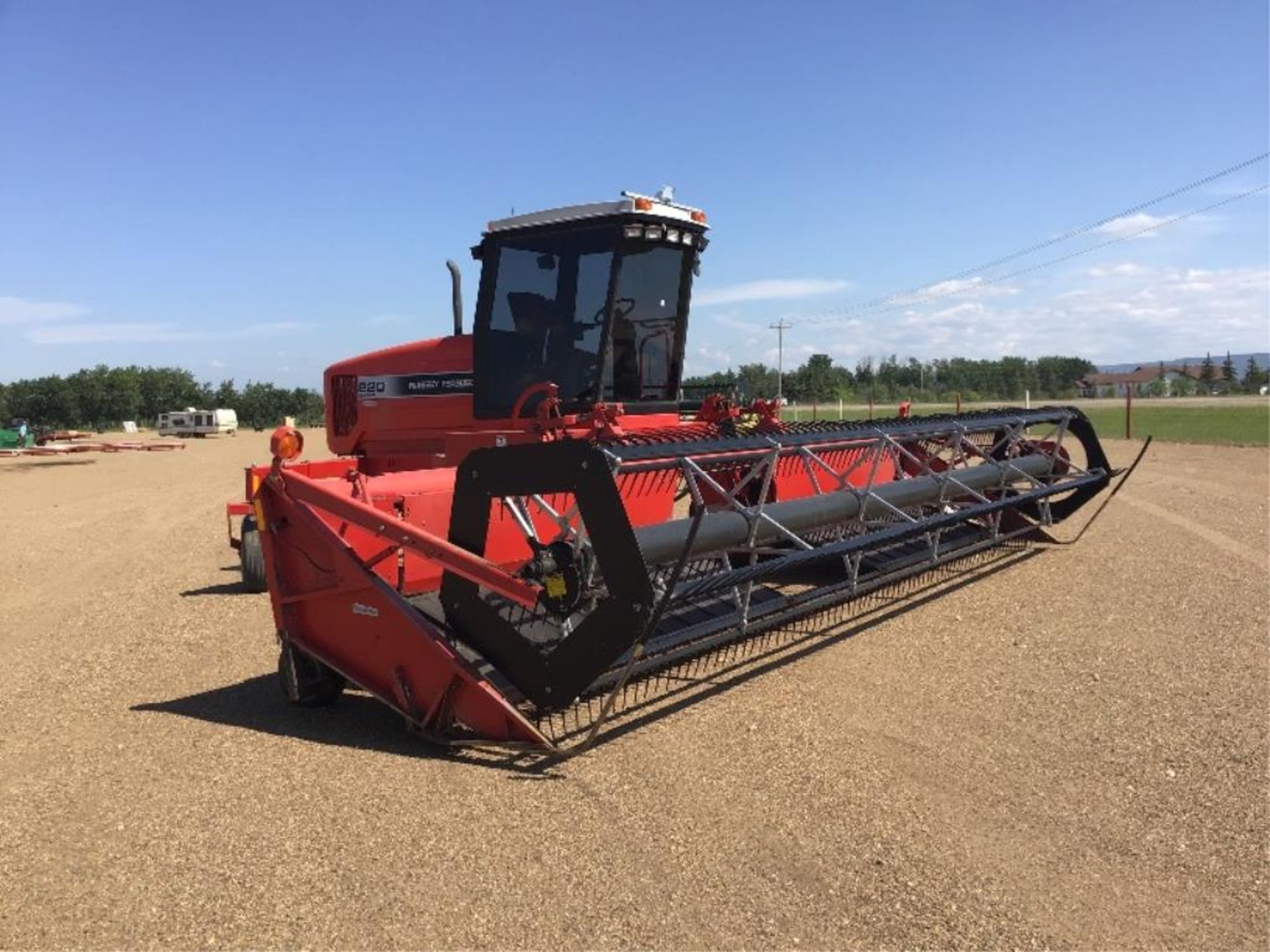 1999 Massey Ferguson 220 Series II 26Ft Swather 1754hr, VIN H220566, 21.5-16.1SL Front Tires , - Image 3 of 33